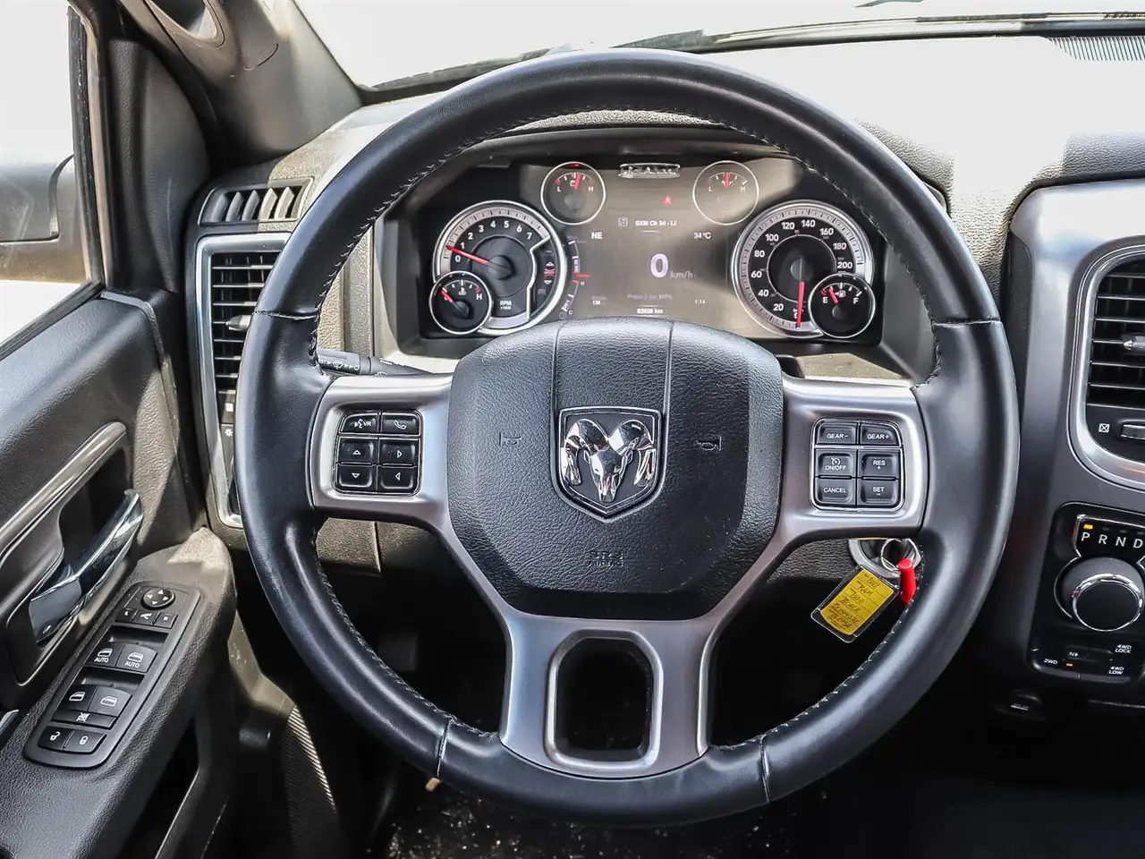 RAM 1500 снимка RAM 1500