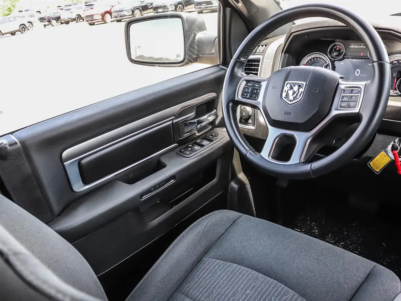RAM 1500 снимка RAM 1500