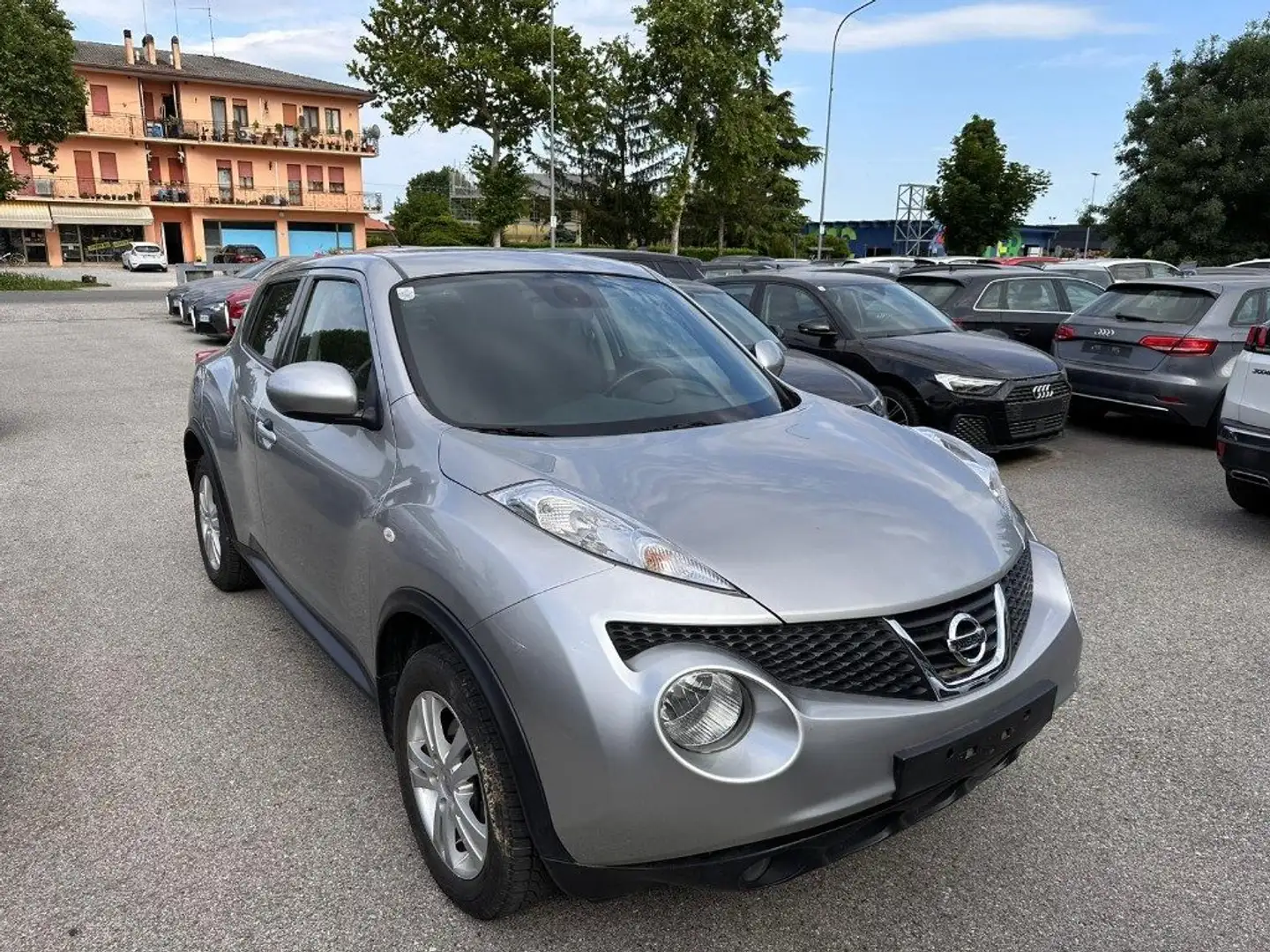 Nissan Juke 1.6 Tekna Automatica Navi Grigio - 2