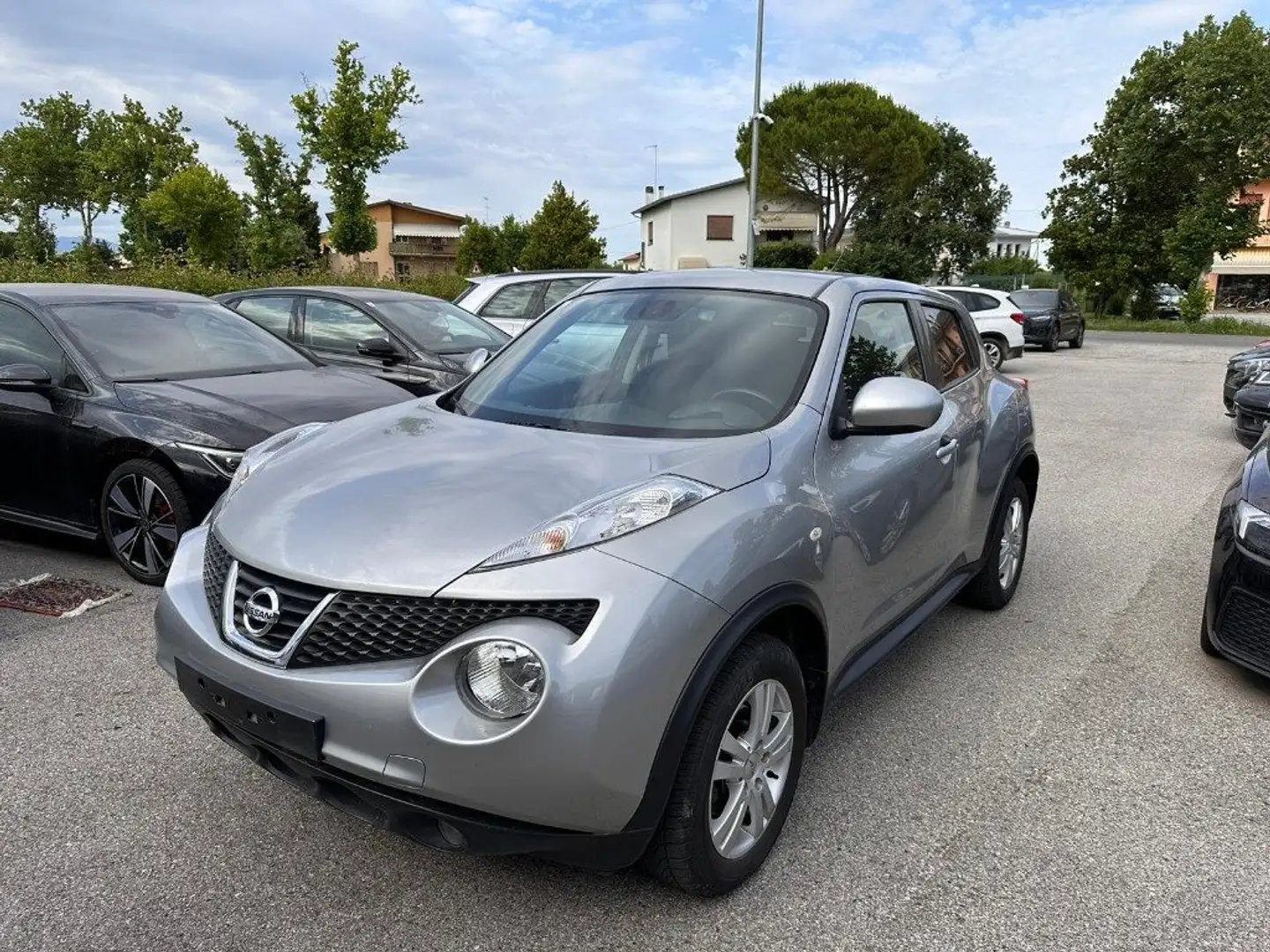 Nissan Juke 1.6 Tekna Automatica Navi Grigio - 1