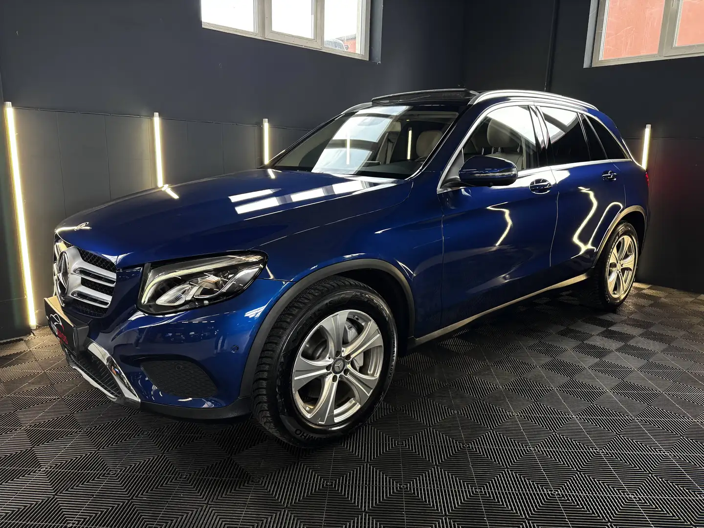 Mercedes-Benz GLC 220 GLC 220 d 4Matic 1.Besitz/Pano/Led/360°Kamera/Leder/Sitzbelüftung Blau - 2