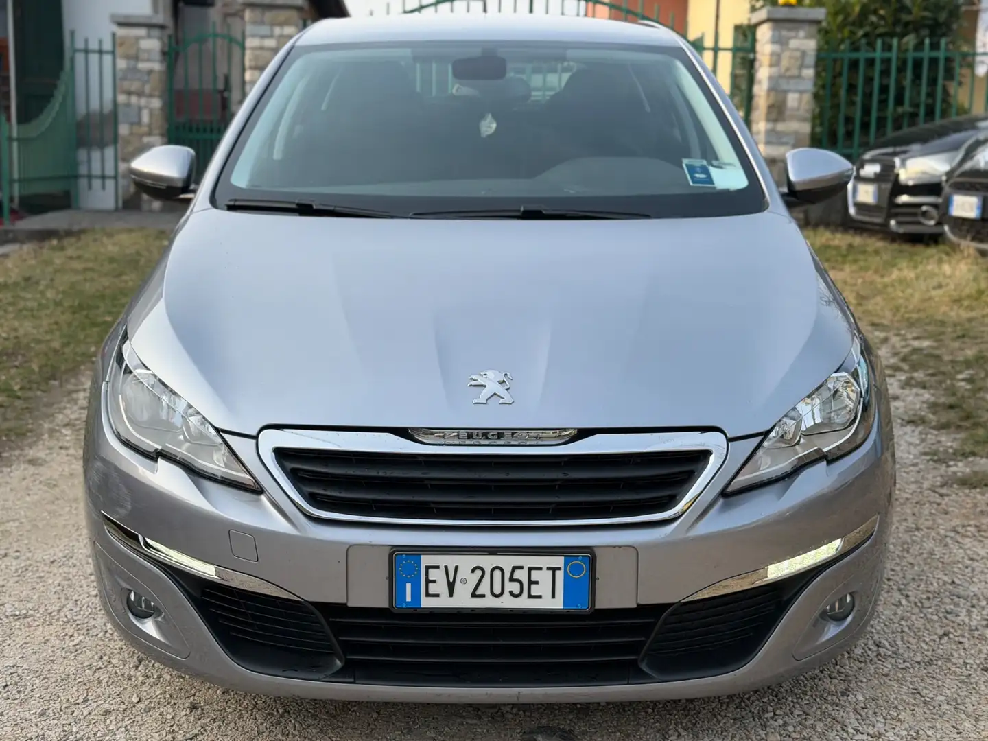 Peugeot 308 308 1.6 e-HDi 115 CV Stop&Start Allure Grau - 2