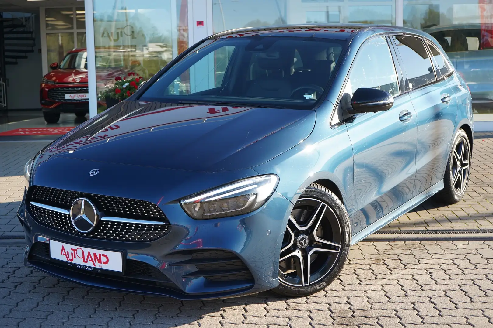 Mercedes-Benz B 150 B250 4Matic AMG Line LED Sitzheizung Panorama Bleu - 2