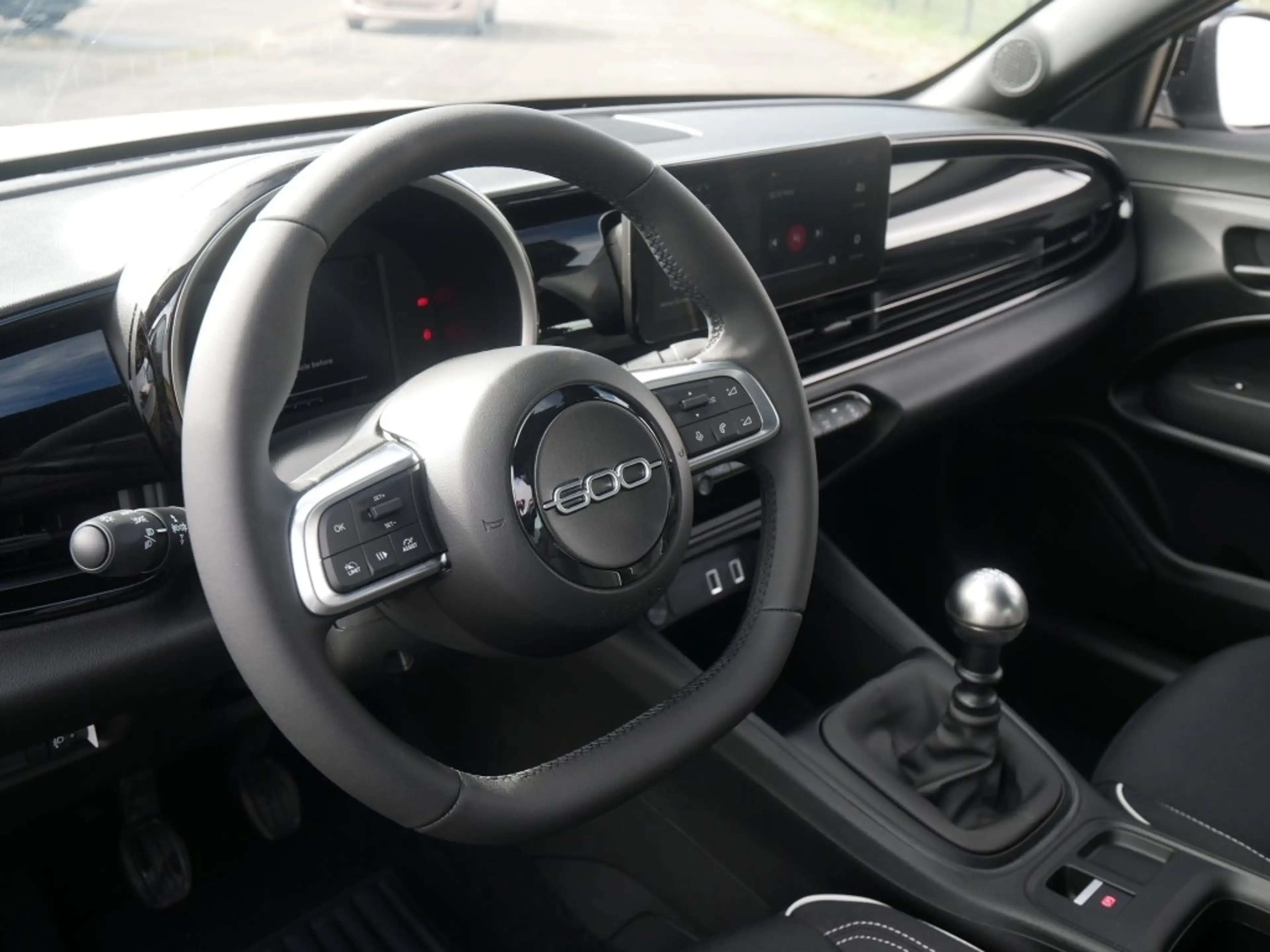 Fiat 600 STREET 1.2 TURBO 100 PS MT6 APPLE CARPLAY SHZ — photo 13