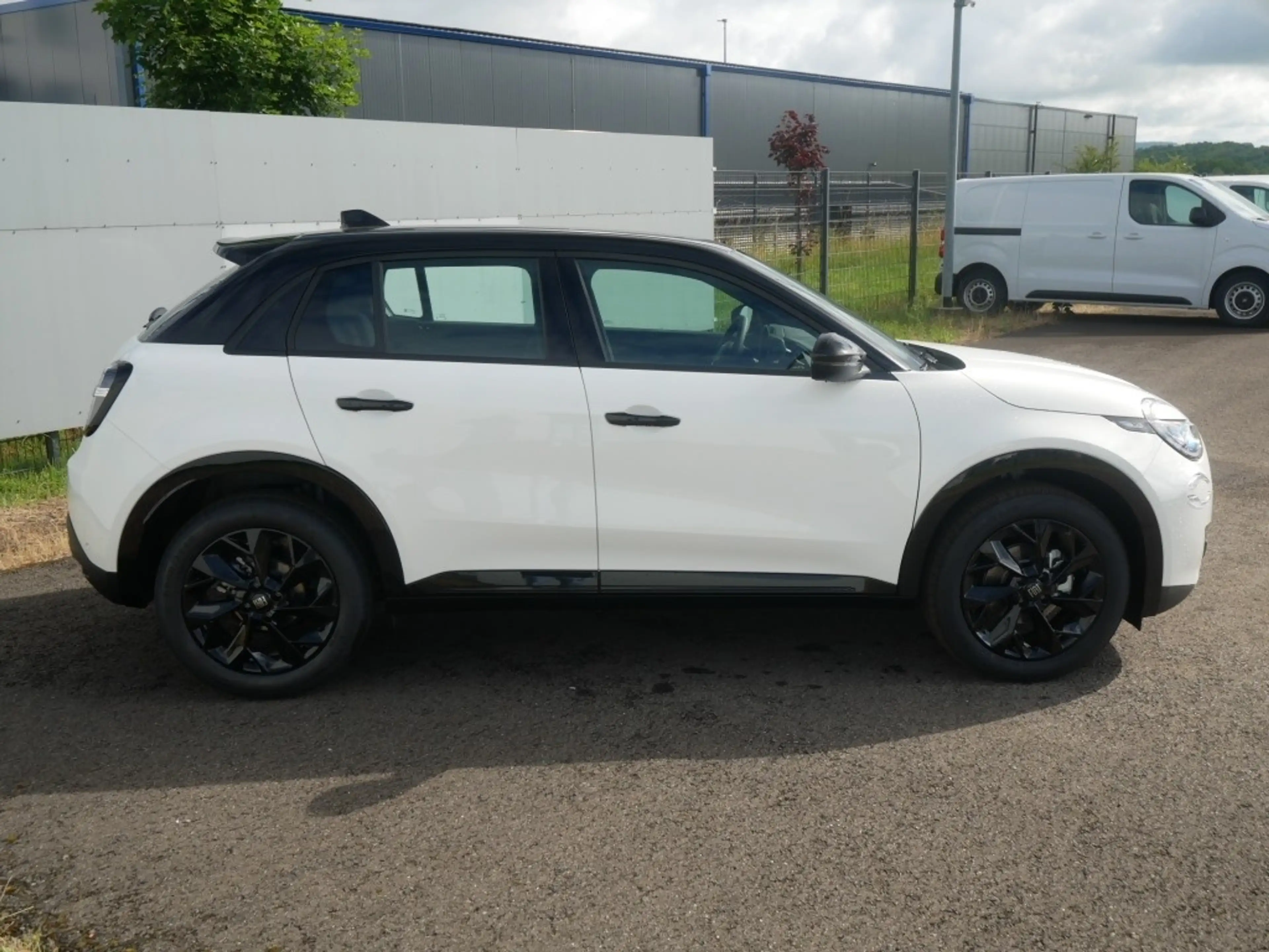 Fiat 600 STREET 1.2 TURBO 100 PS MT6 APPLE CARPLAY SHZ — photo 2