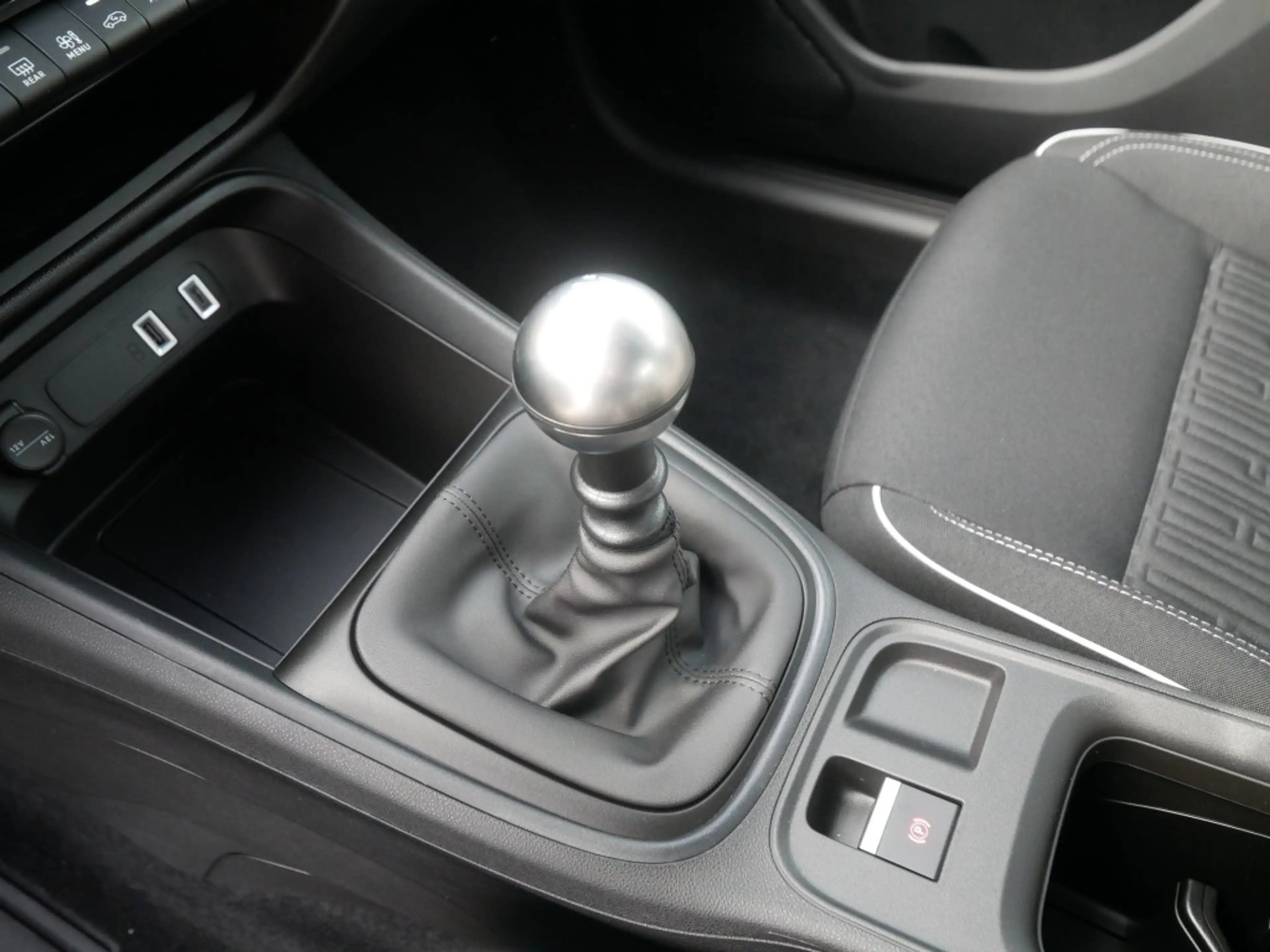 Fiat 600 STREET 1.2 TURBO 100 PS MT6 APPLE CARPLAY SHZ — photo 11