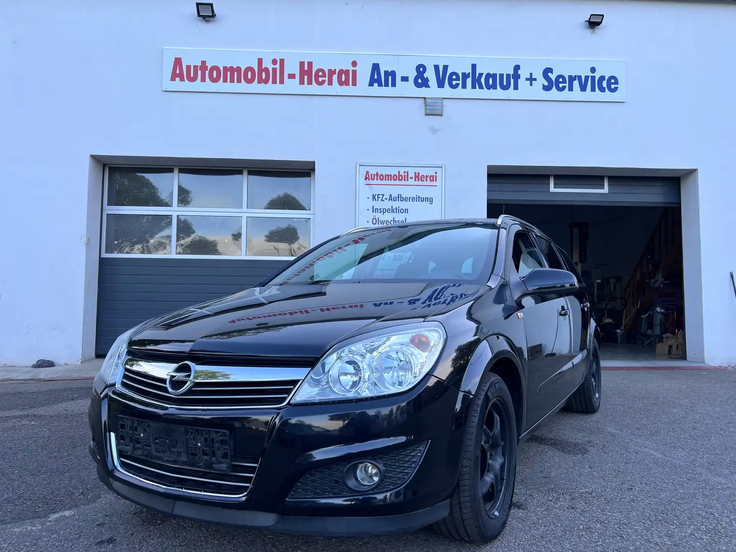 Opel Astra 1.6 Caravan Fekete - 1