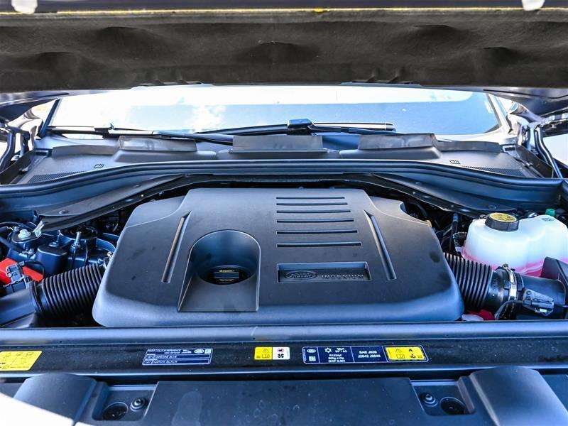 2026 Land Rover Range Rover Sport P400 Dynamic SE thumb 8