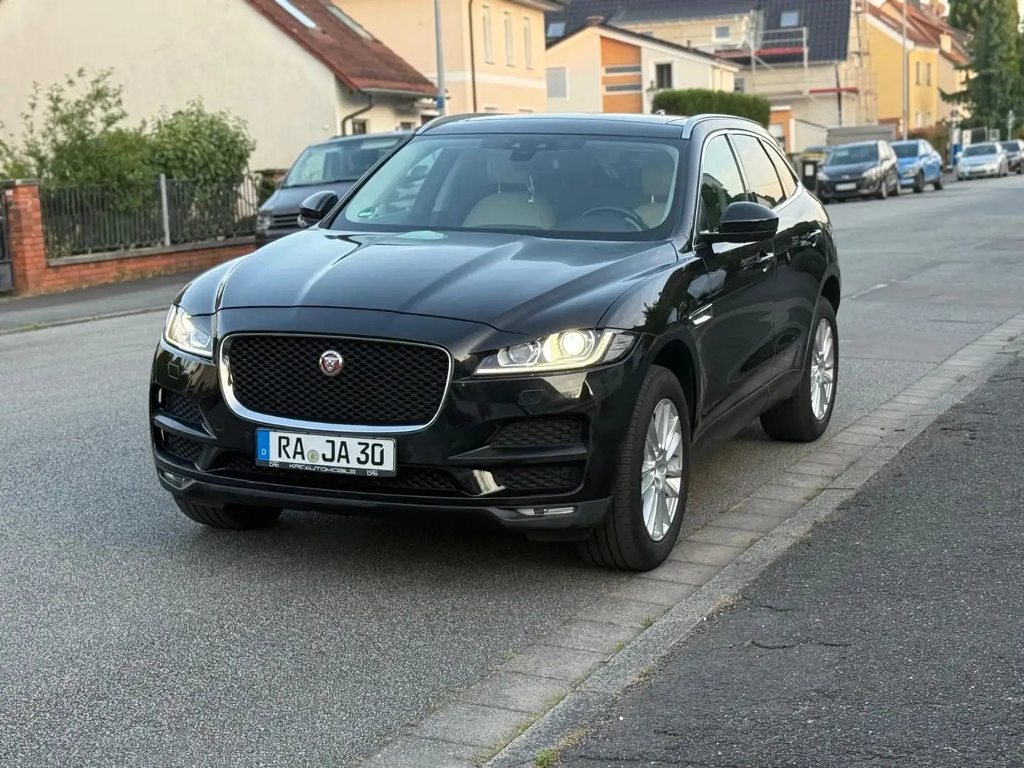 Jaguar F-Pace Jaguar F Pace sport S +49 1578 1230784 - 1