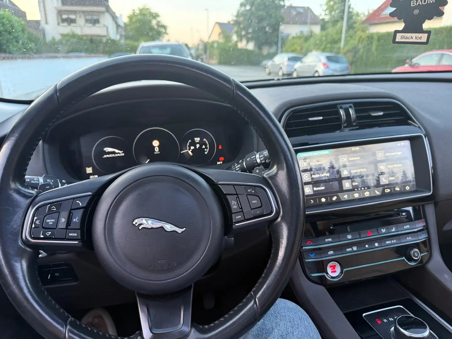 Jaguar F-Pace Jaguar F Pace sport S +49 1578 1230784 - 2