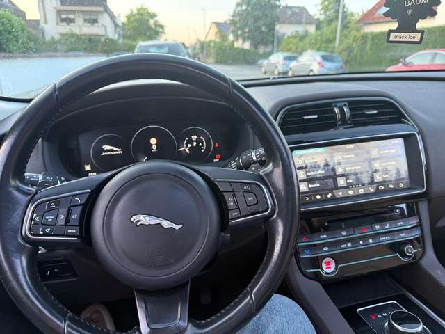 Jaguar F-Pace Jaguar F Pace sport S +49 1578 1230784