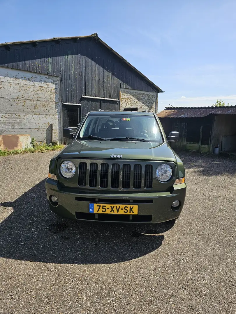 Jeep Patriot 2.4 Limited Groen - 2