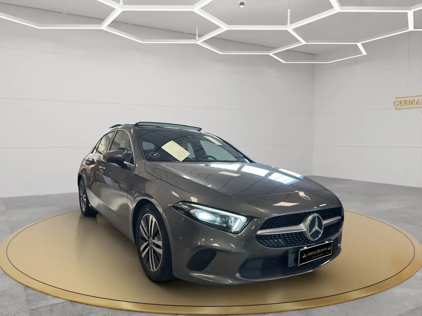 Mercedes-Benz A 220 A 220 d Premium Tetto Led Pelle Navi Grijs - 2