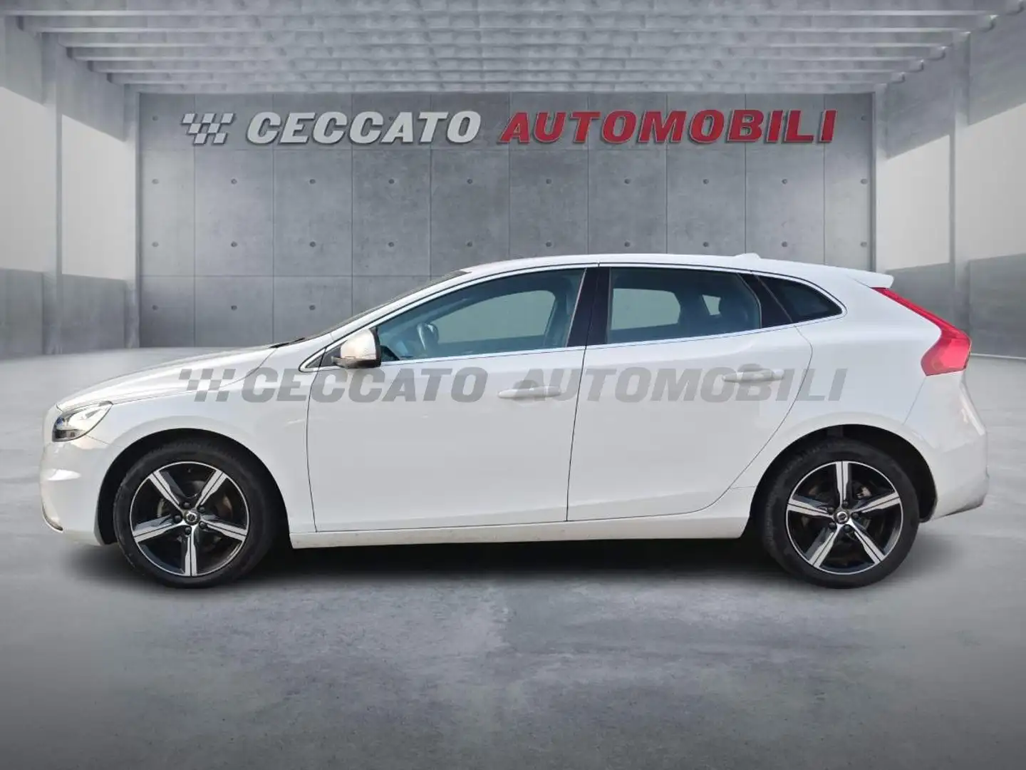Volvo V40 V40 2.0 d2 R-design my19 Weiß - 2