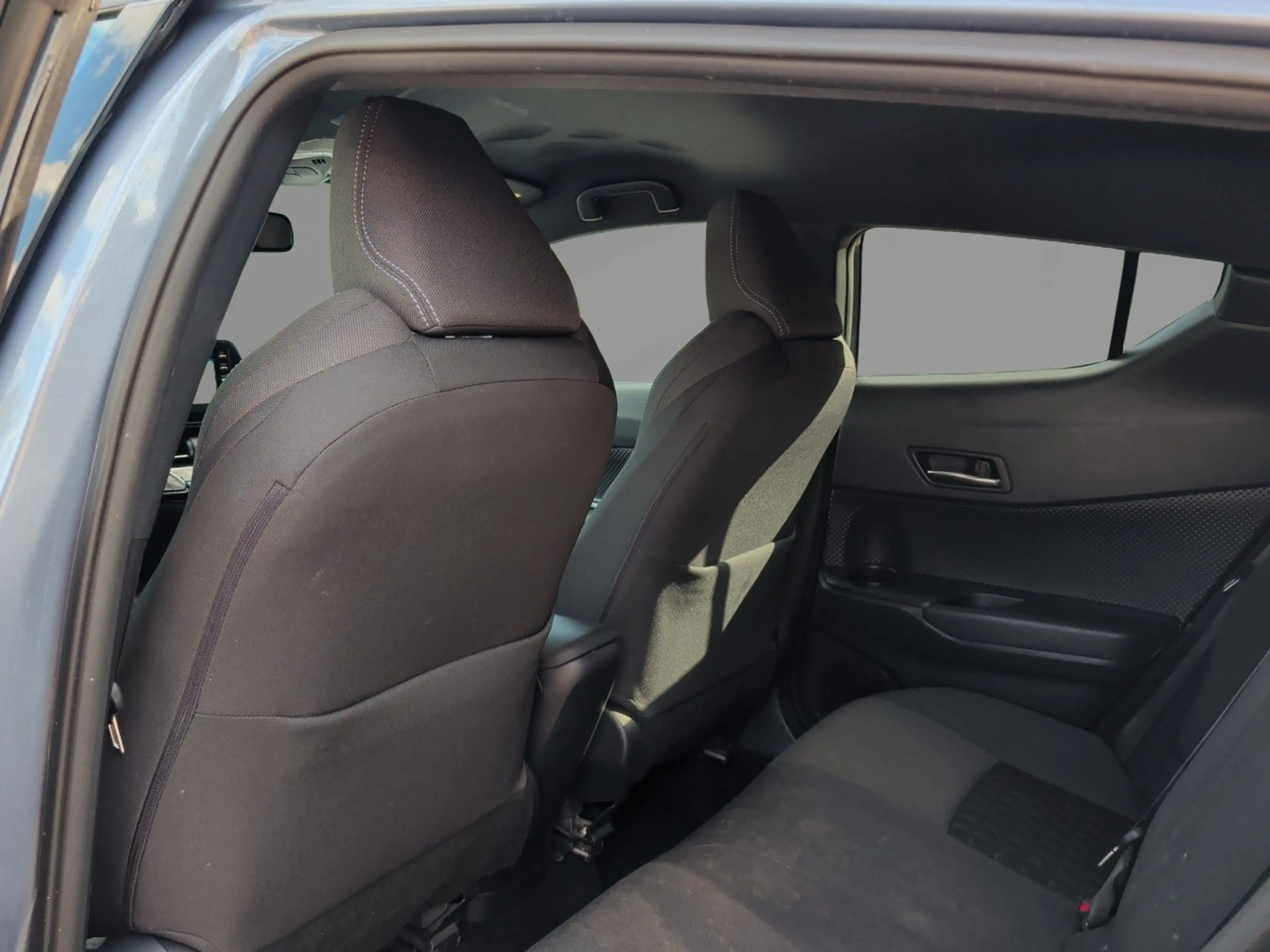 Toyota C-HR 2.0 Team D Navigation AppelCarPlay Sitzhzg — photo 11
