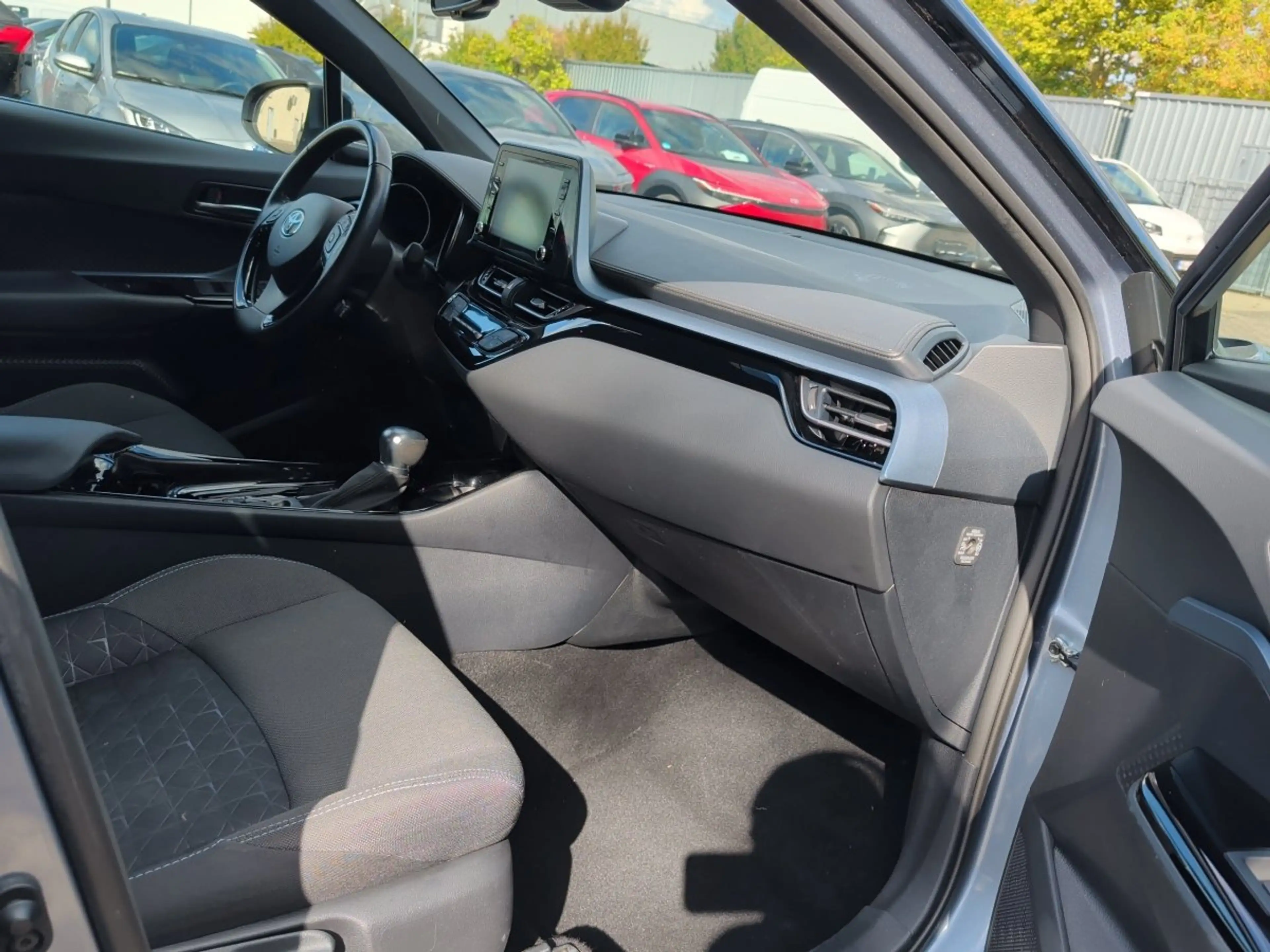 Toyota C-HR 2.0 Team D Navigation AppelCarPlay Sitzhzg — photo 14