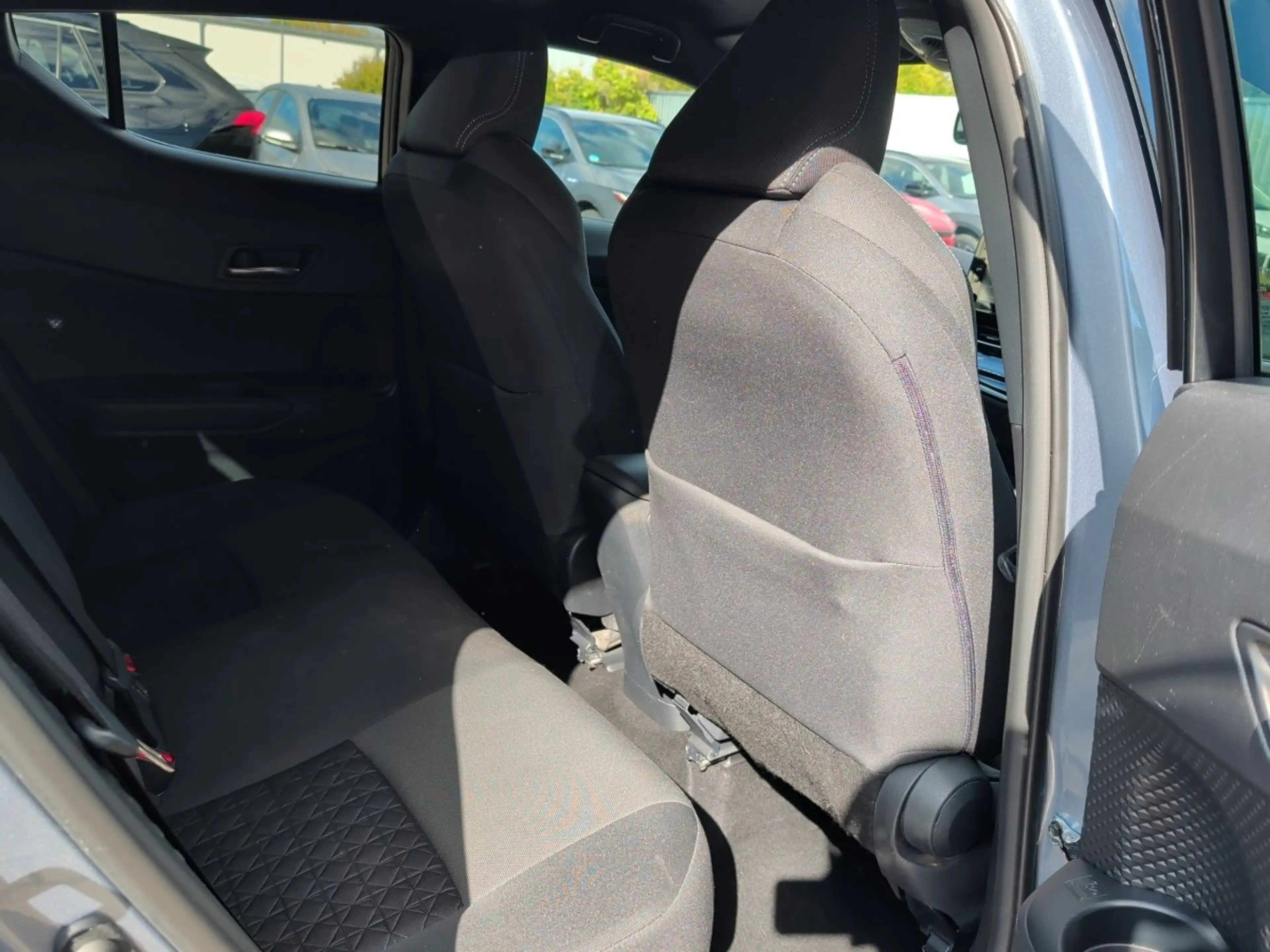 Toyota C-HR 2.0 Team D Navigation AppelCarPlay Sitzhzg — photo 13