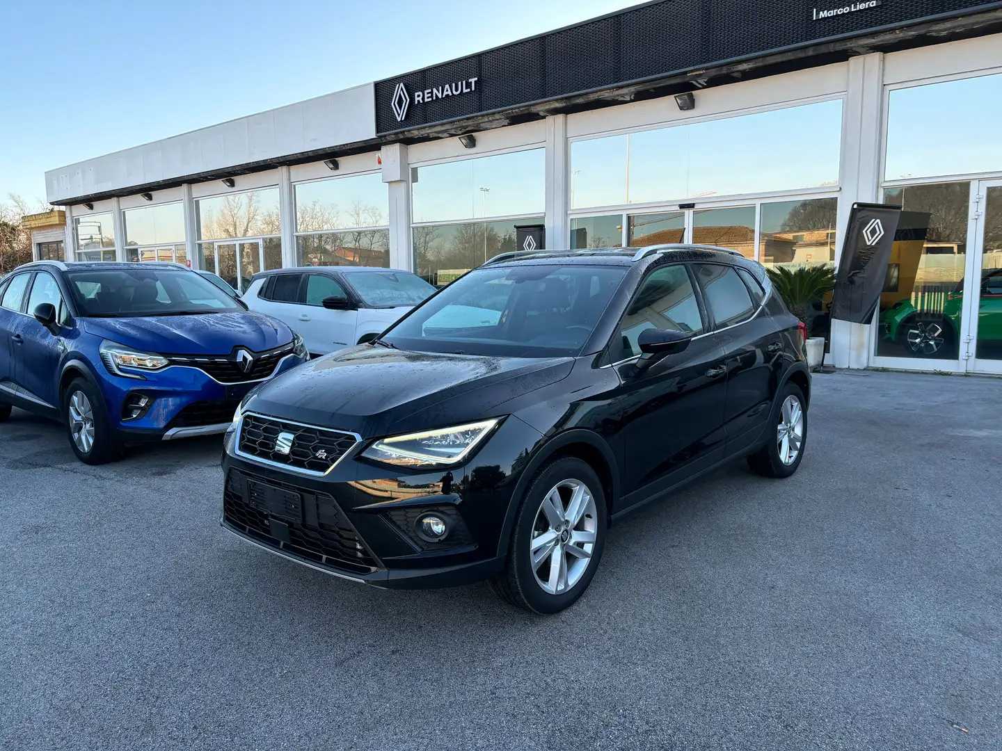 SEAT Arona 1.0 tgi FR 90cv Metano Noir - 1
