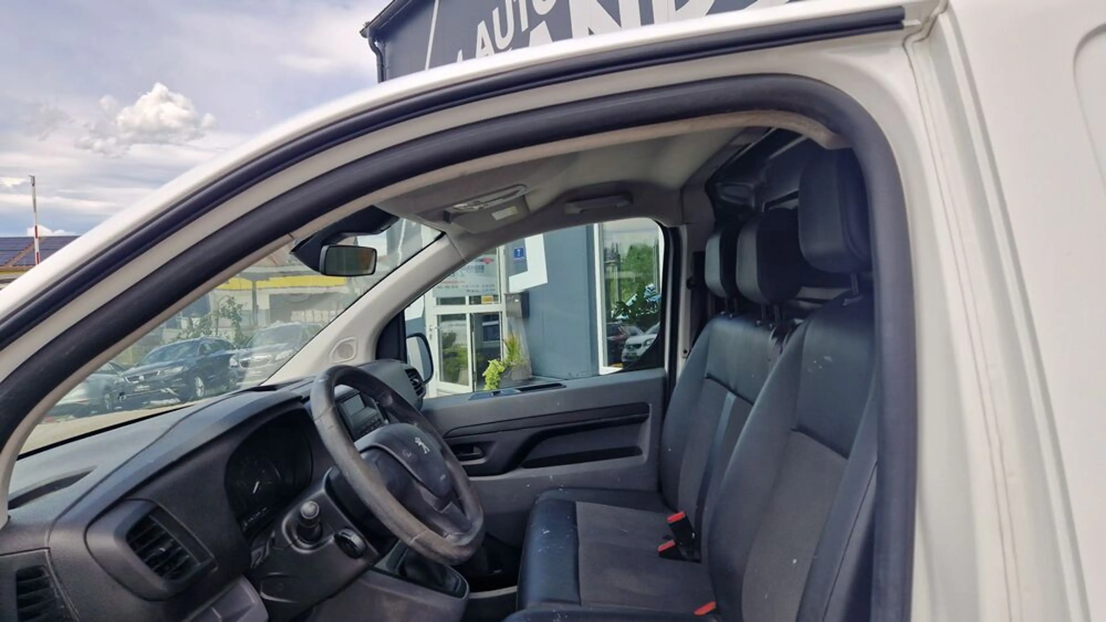 Peugeot Expert Kasten L2H1 BlueHDi  ''1.Besitz'' ''Mwst.'' — photo 9