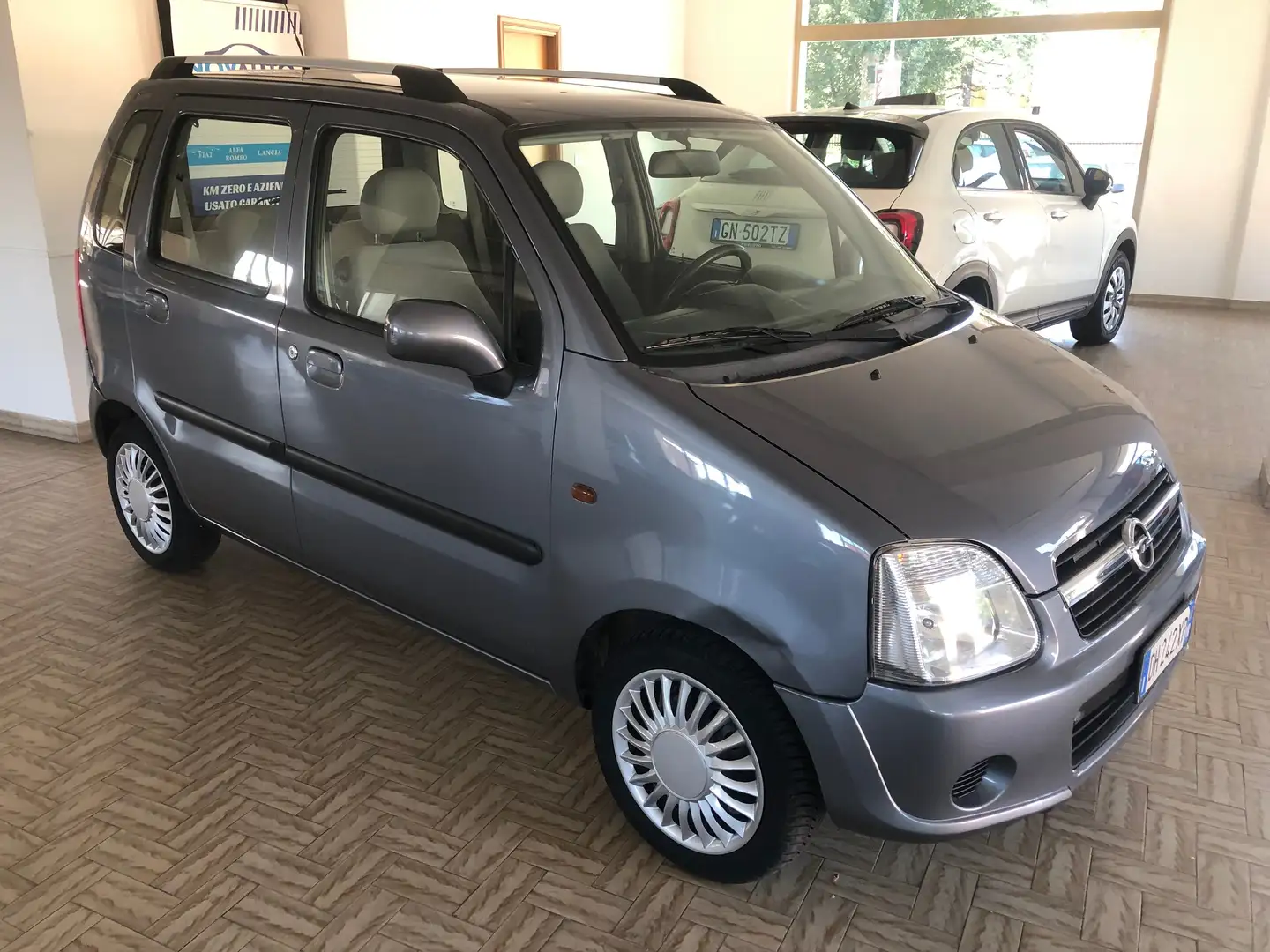 Opel Agila Agila I 2000 1.0 12v Enjoy (edition) c/abs Gris - 2