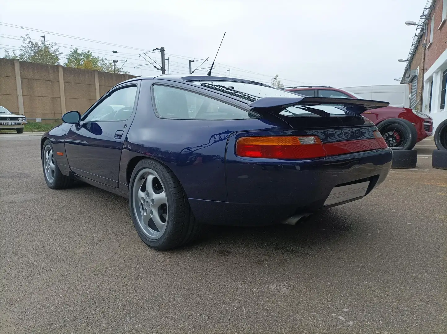 Porsche 928 GTS Azul - 2