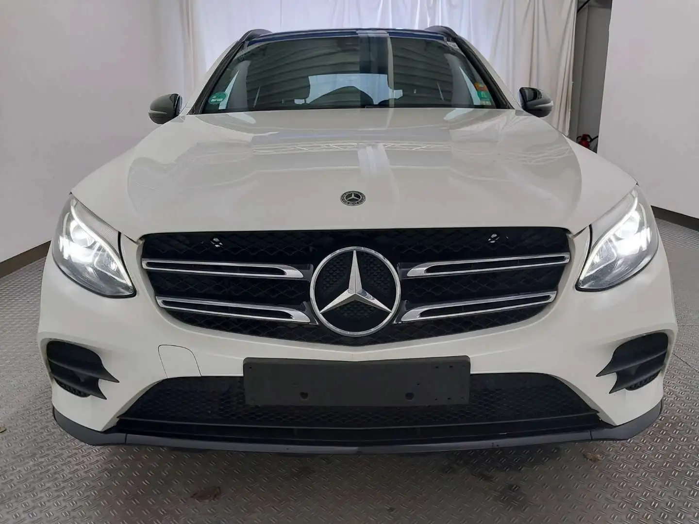 Mercedes-Benz GLC 250 4MATIC Aut. AMG-Line PANO/LED/CAM Weiß - 2