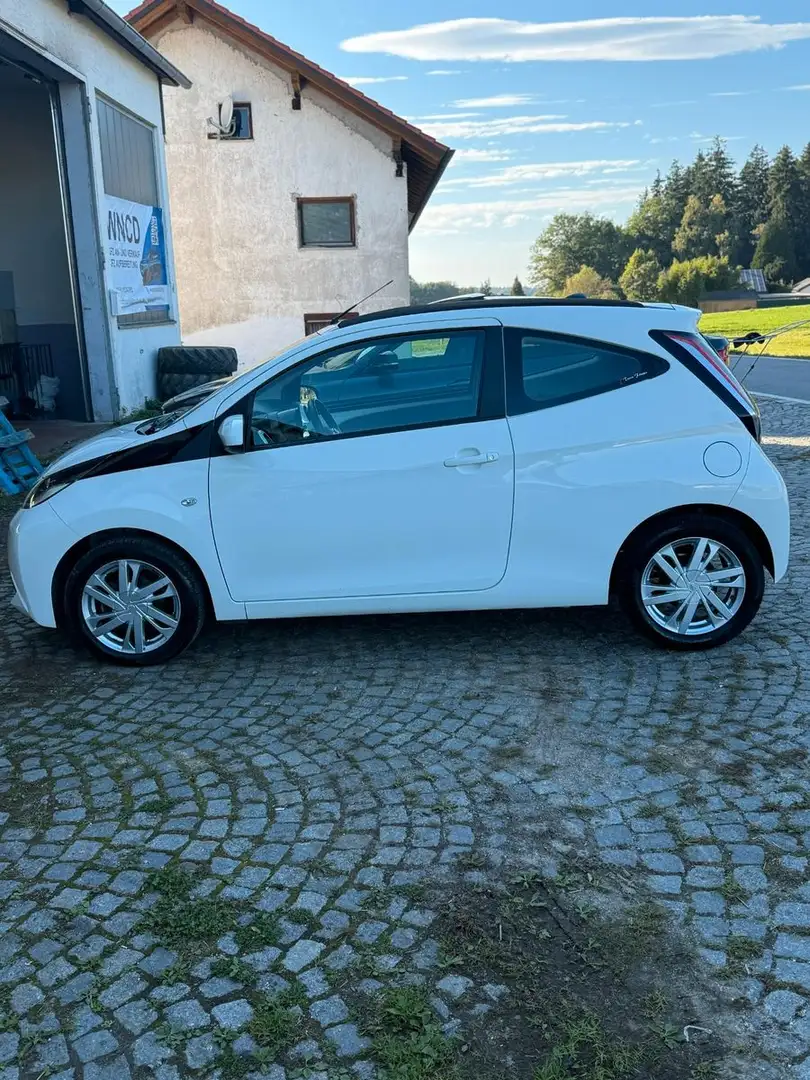 Toyota Aygo X X-Wave/Kamera/52.641 km/Scheckheft/1 Hand Weiß - 2