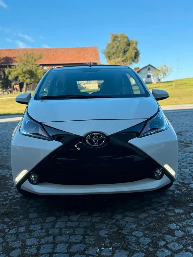 Toyota Aygo X X-Wave/Kamera/52.641 km/Scheckheft/1 Hand Weiß - 1