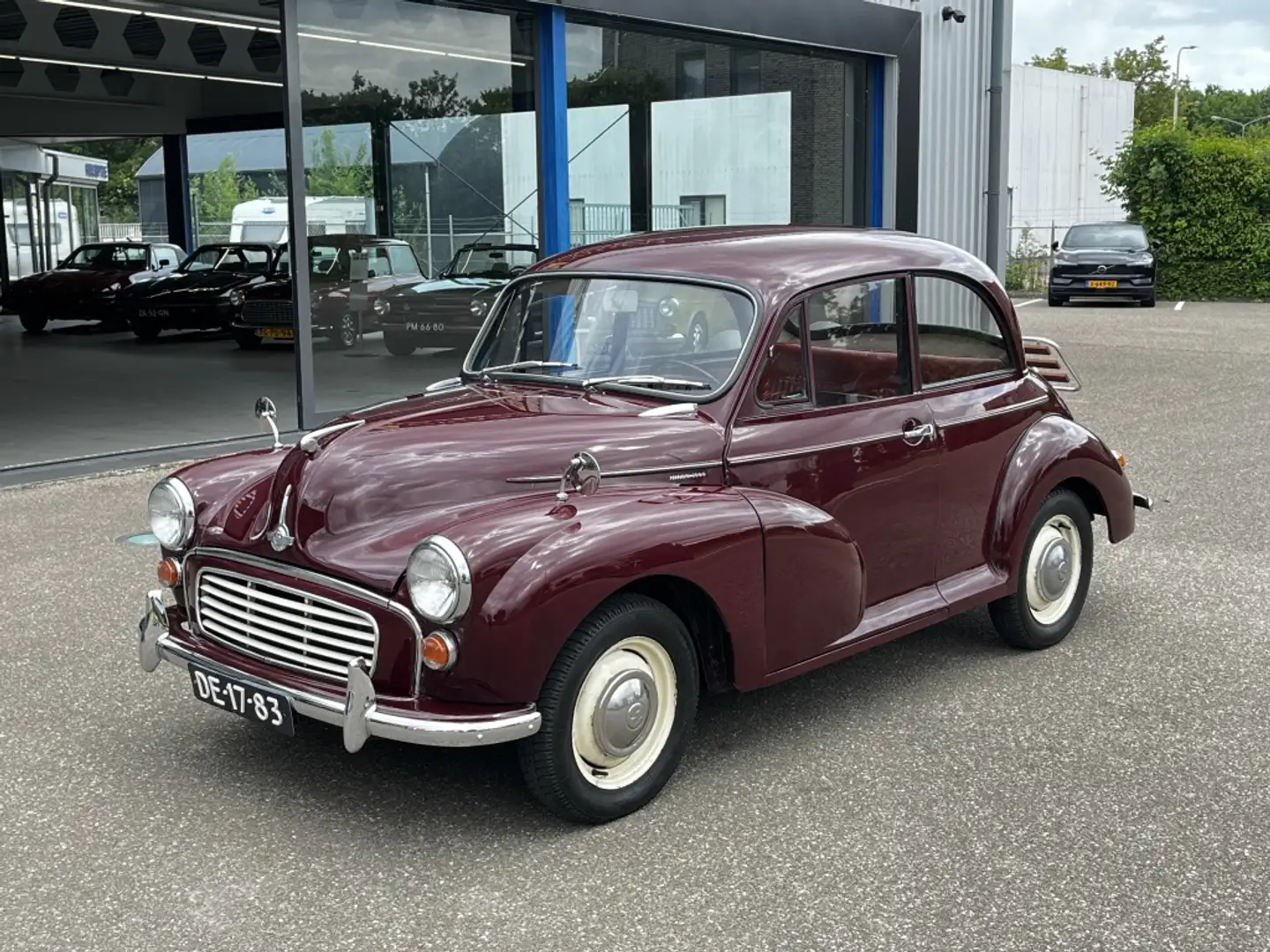 Oldtimer Morris Minor 1000 2 drs Rood - 2