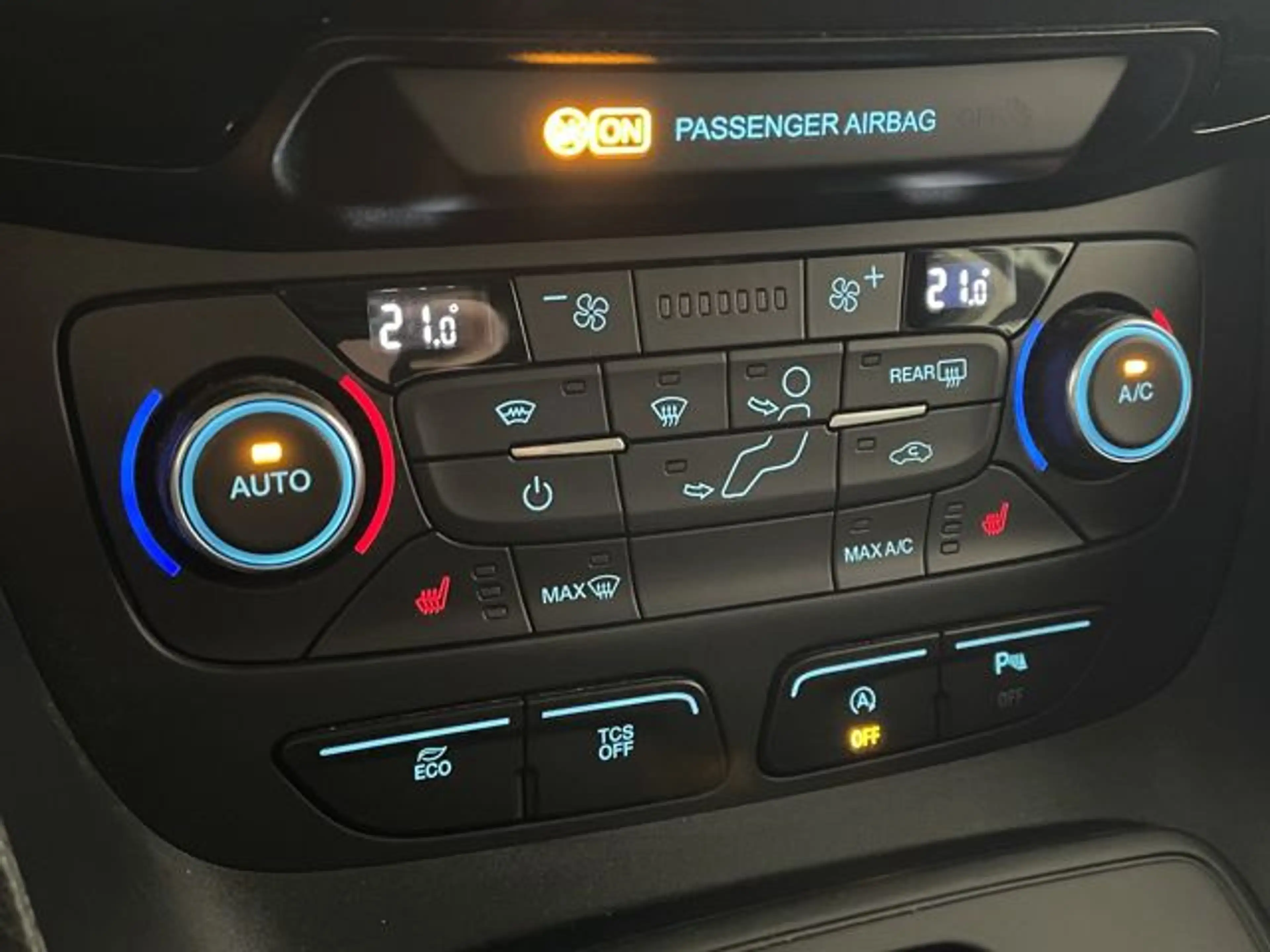 Ford Grand Tourneo Connect Titanium 1.5 TDCI 7-SITZER — photo 15