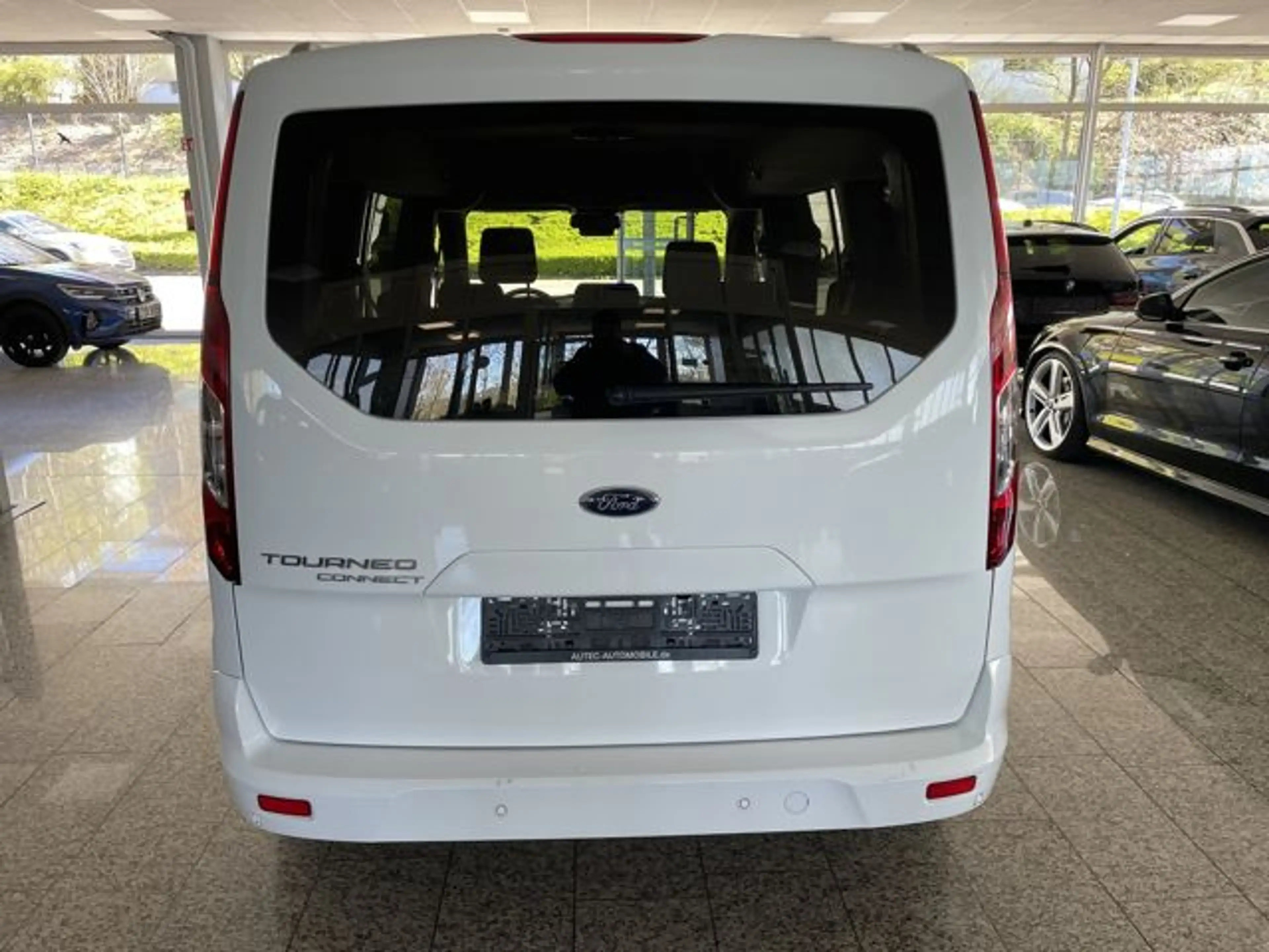 Ford Grand Tourneo Connect Titanium 1.5 TDCI 7-SITZER — photo 5
