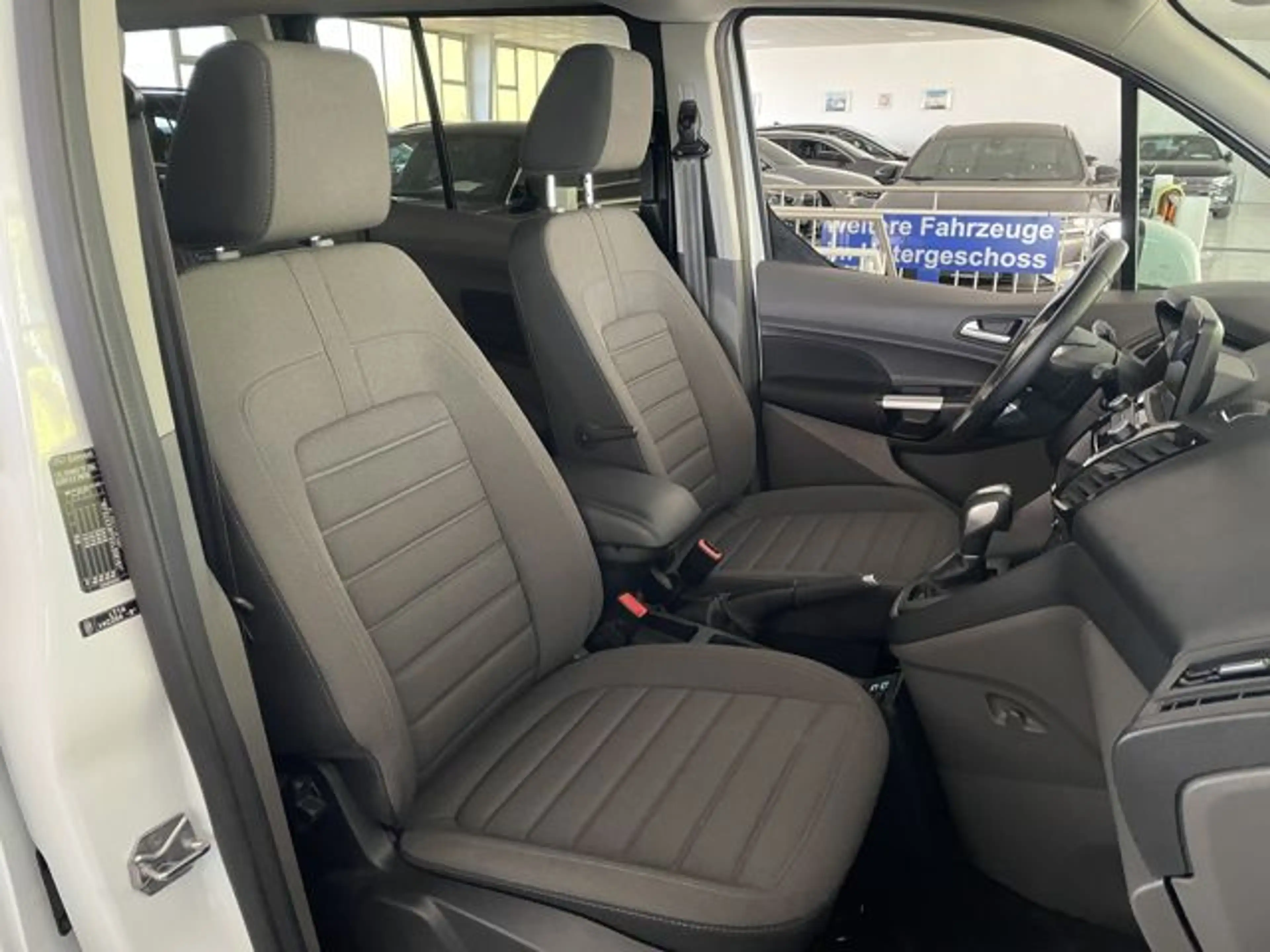 Ford Grand Tourneo Connect Titanium 1.5 TDCI 7-SITZER — photo 9