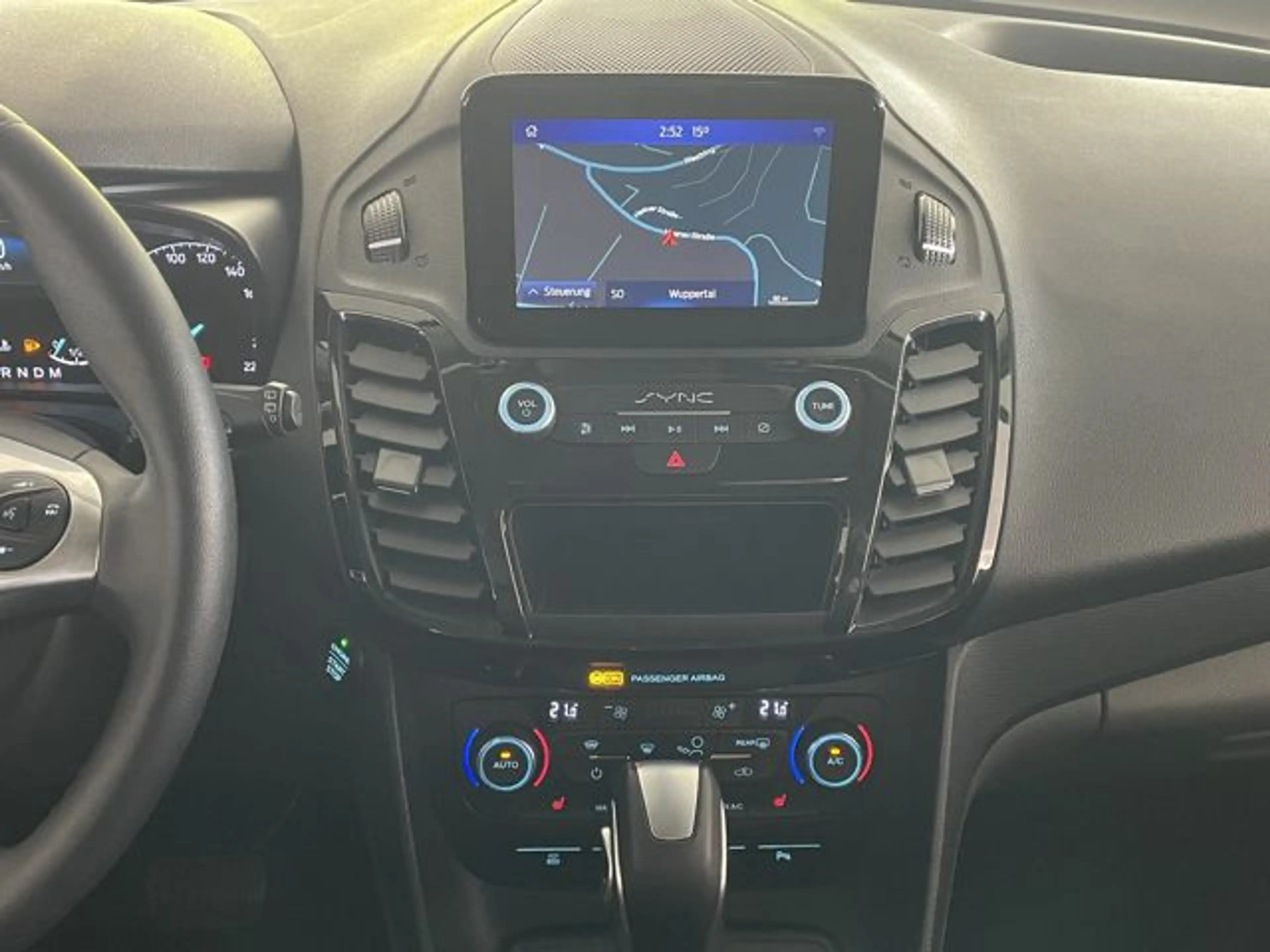 Ford Grand Tourneo Connect Titanium 1.5 TDCI 7-SITZER — photo 11