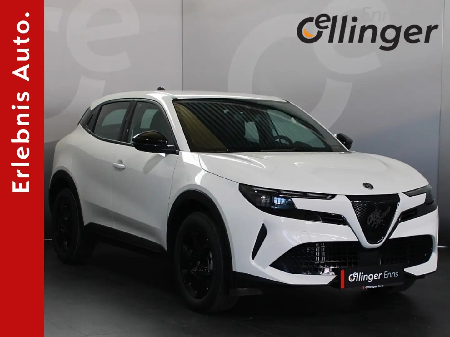 Alfa Romeo Junior Ibrida  1.2 MHEV e-DCT6 Weiß - 1