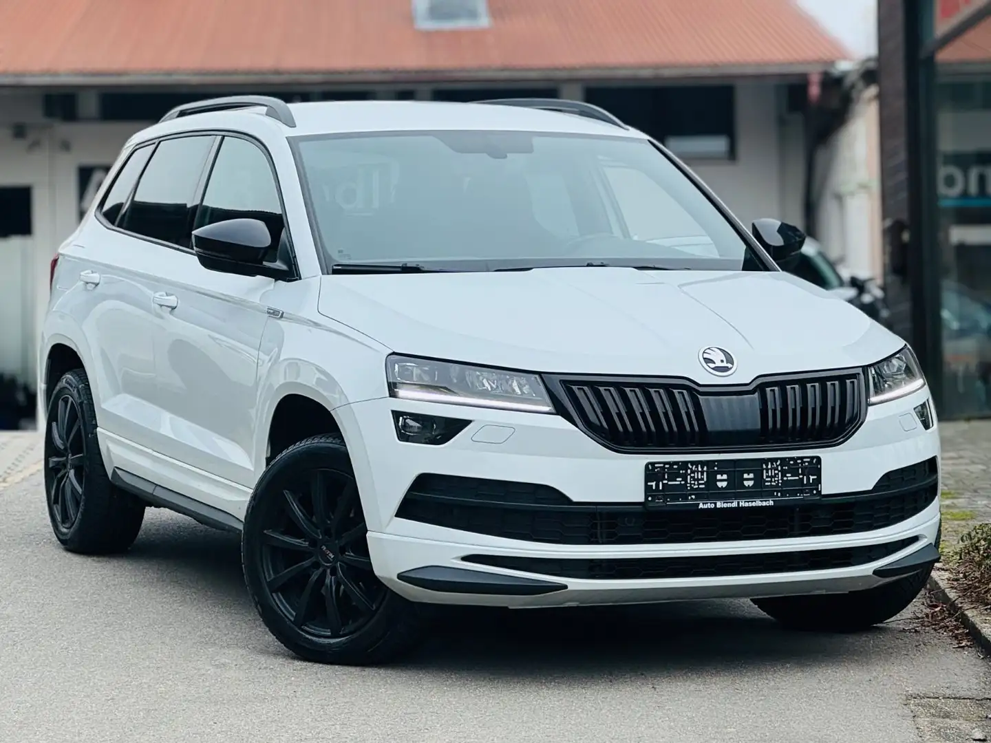 Skoda Karoq Skoda Karoq Sportline 4x4 DSG 2.0 TSI Kamera Weiß - 1