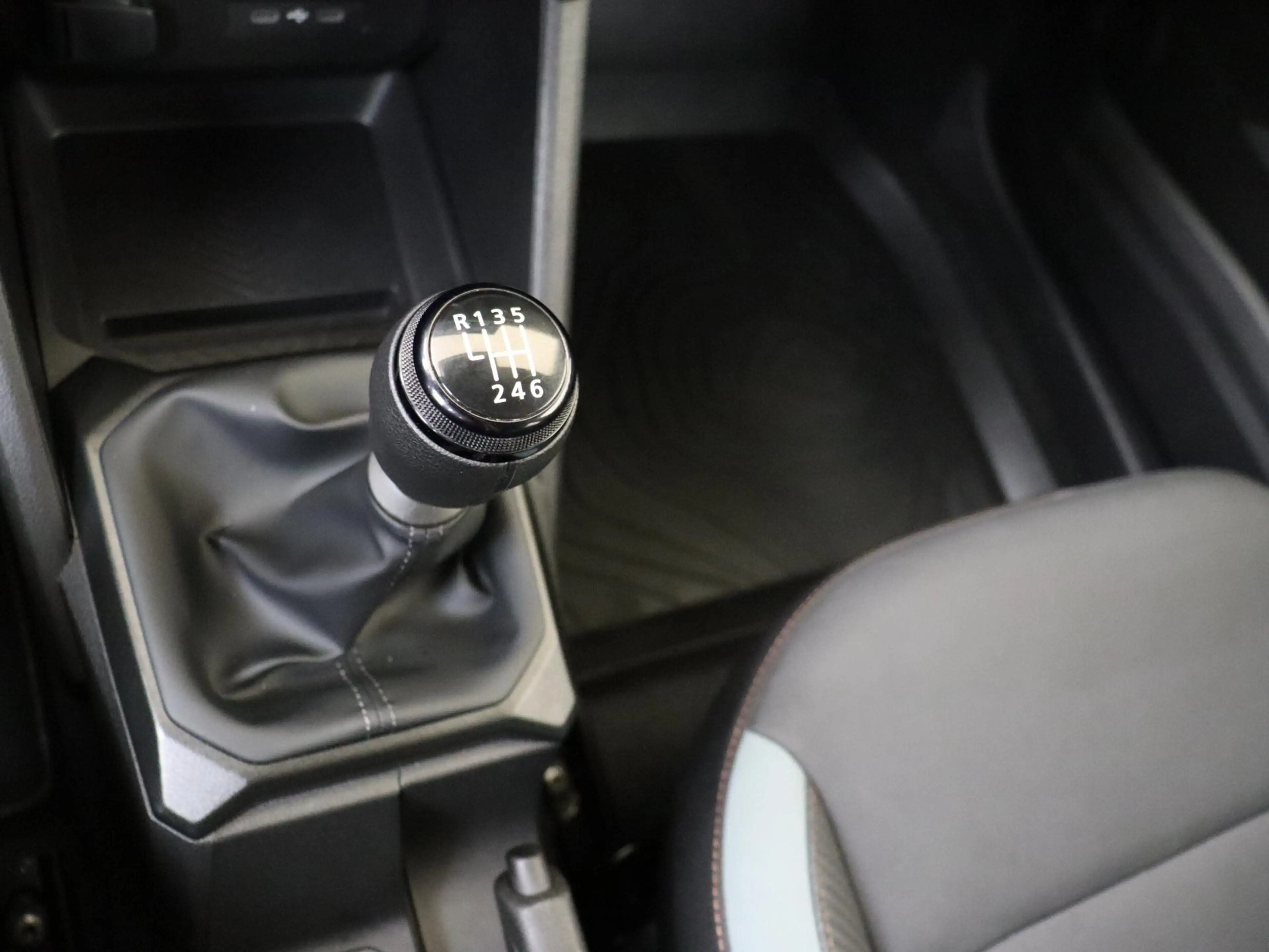 Dacia Duster 1.2 Eco-G 120 extreme | blind spot monitoring | 36 — photo 14