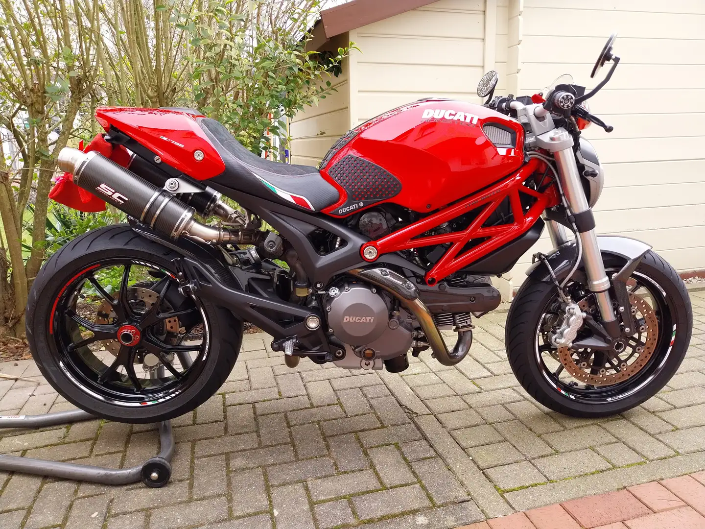 Ducati Monster 796 ABS Rojo - 1