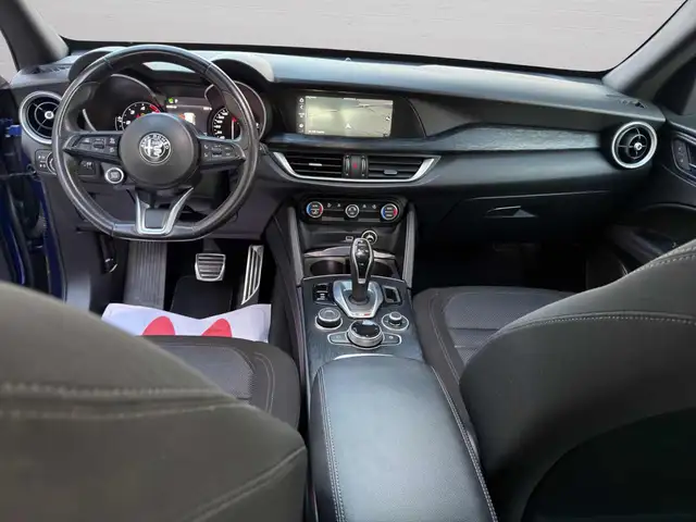 Alfa Romeo Stelvio view 11