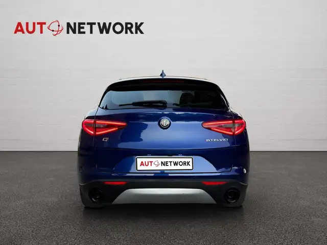 Alfa Romeo Stelvio view 6