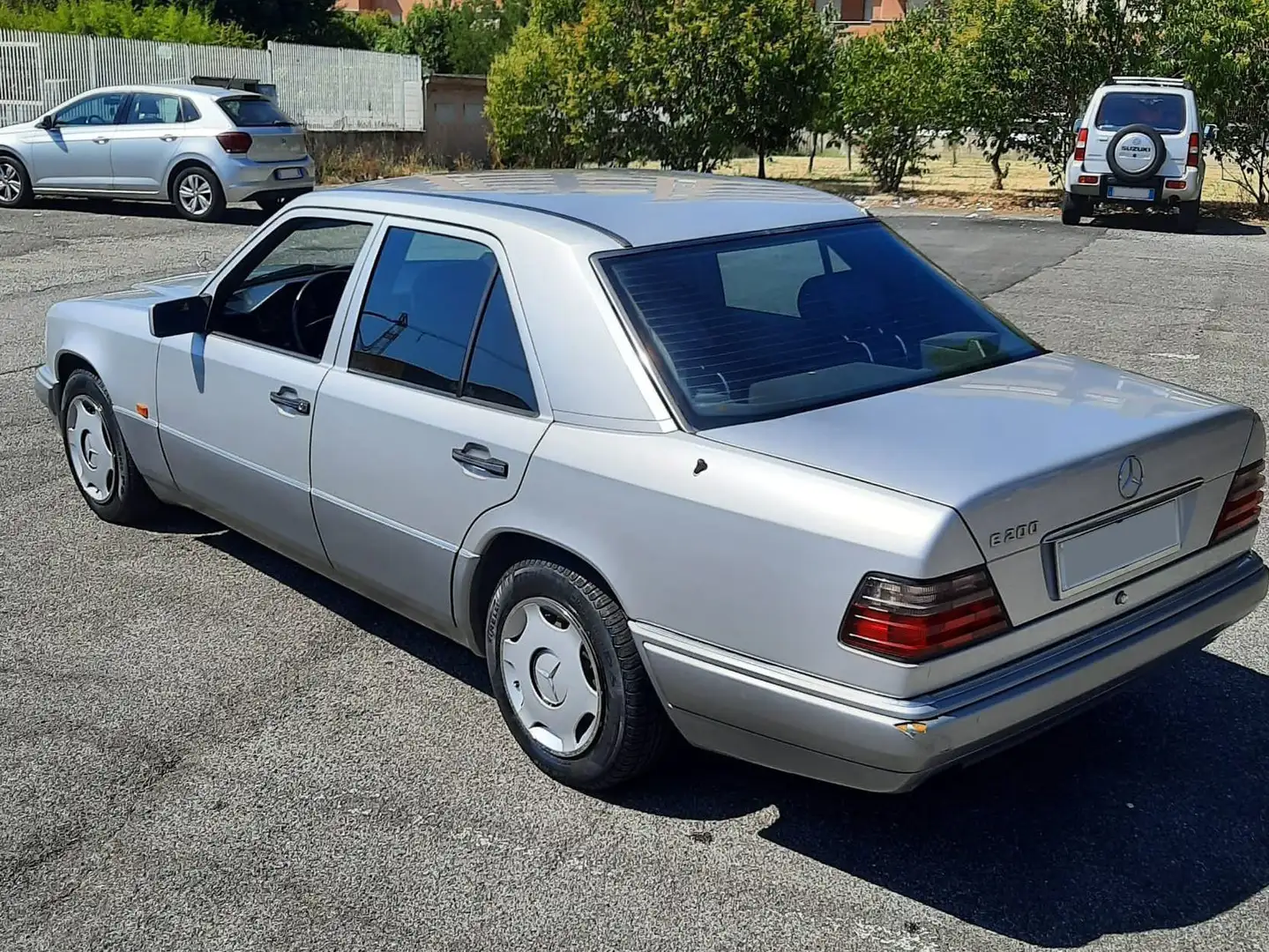 Mercedes-Benz E 200 Argento - 2