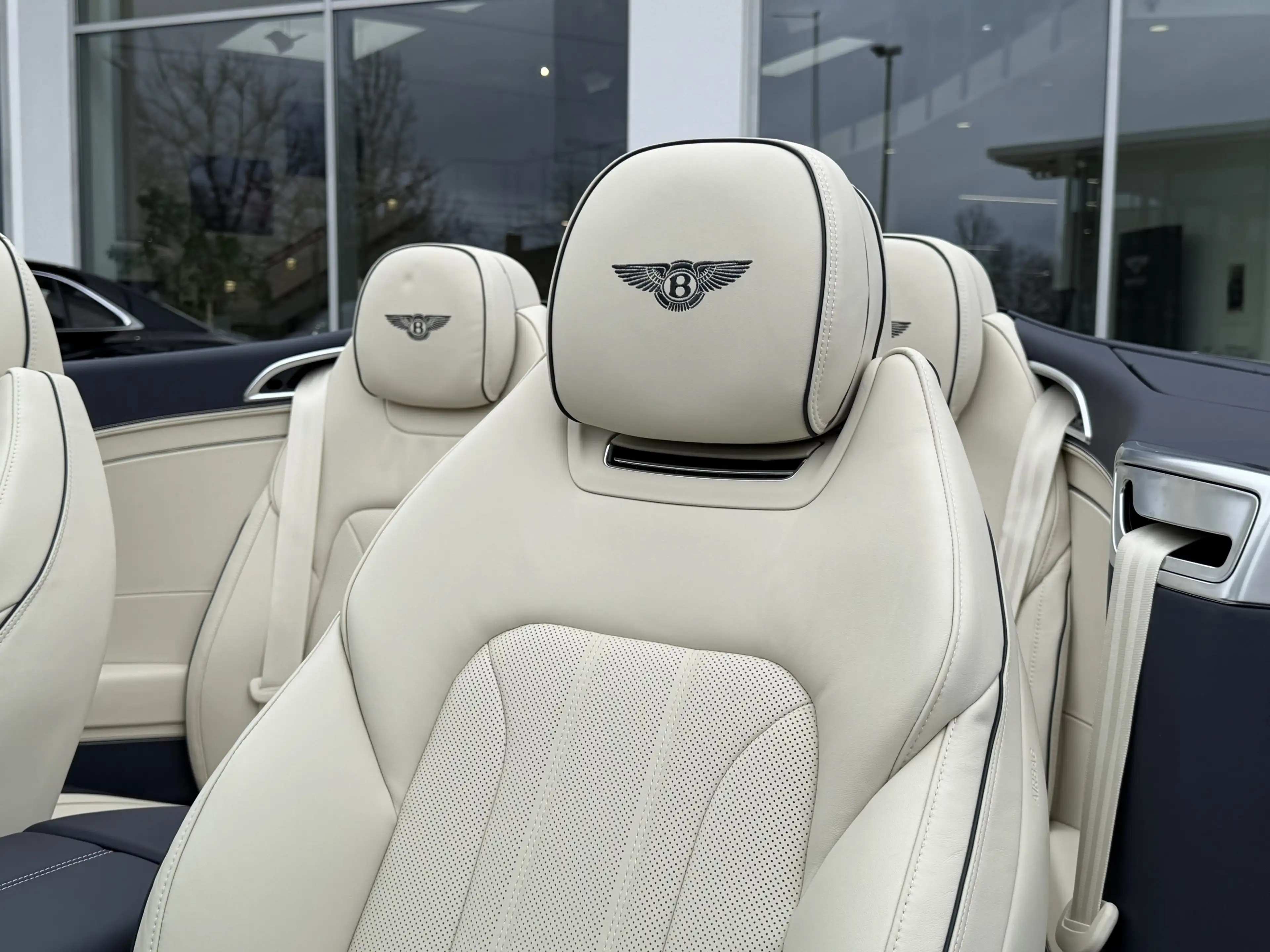 Bentley Continental GTC *Touring*Front Seat*Rotating*MY26* — photo 14
