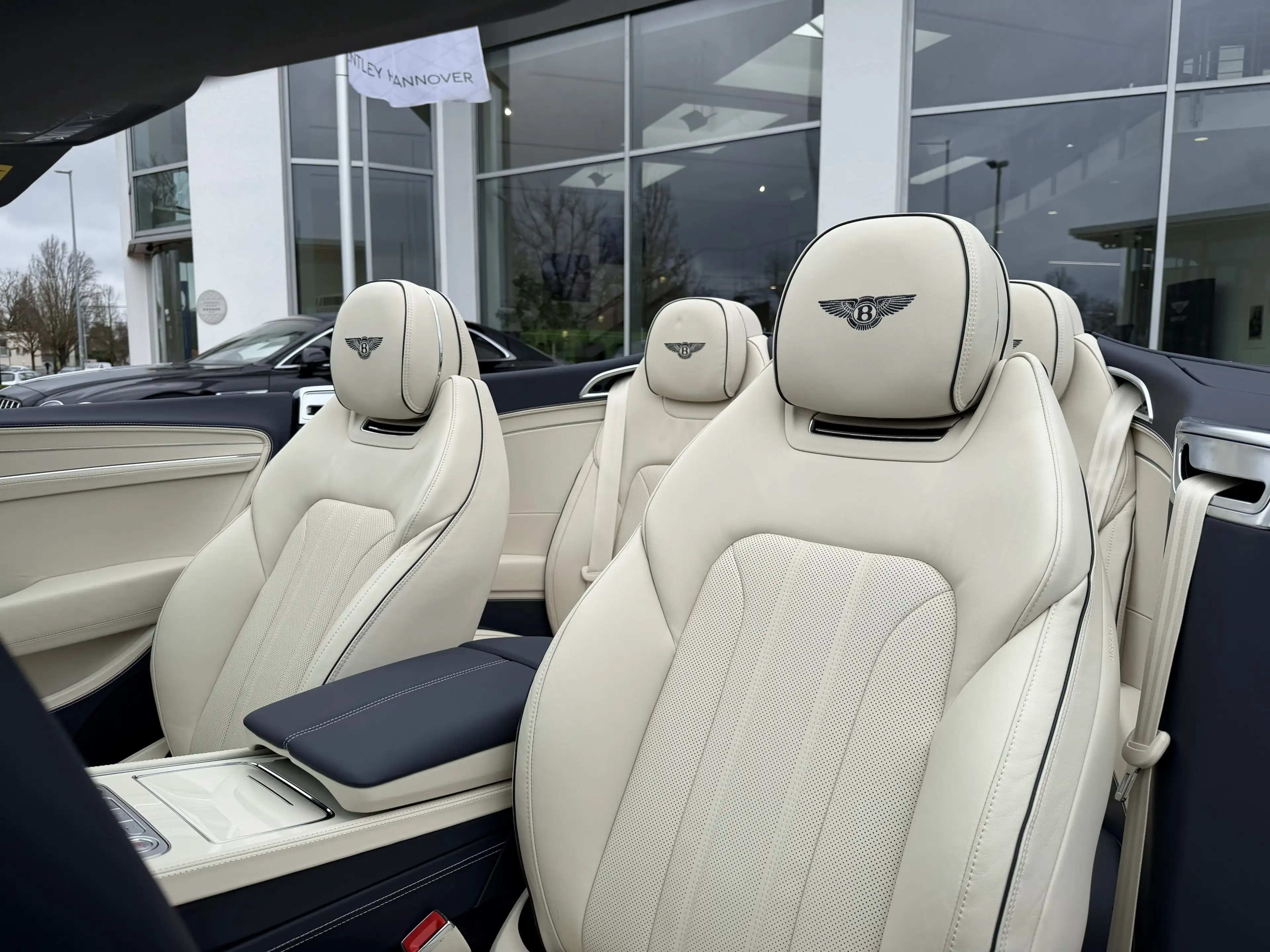Bentley Continental GTC *Touring*Front Seat*Rotating*MY26* — photo 13