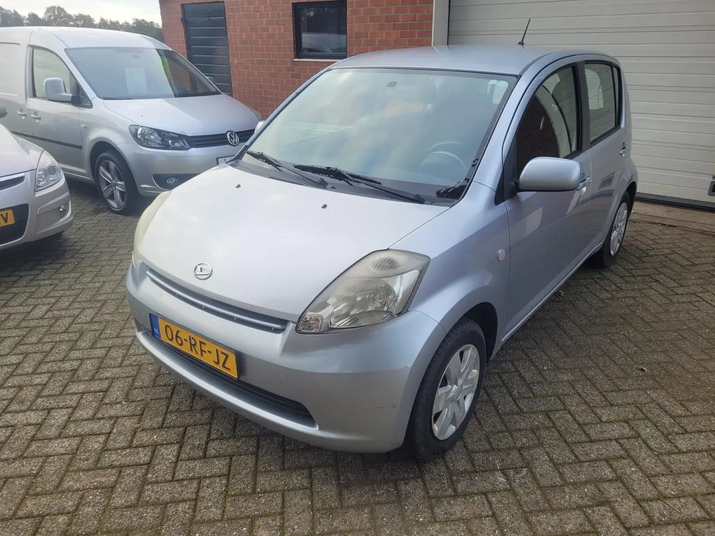 Daihatsu Sirion 2 1.0-12V Trend Trekhaak | NW.APK Grijs - 2