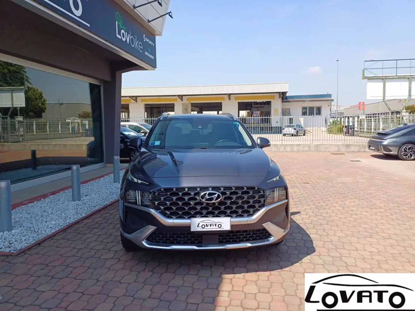 Hyundai SANTA FE 1.6 T-GDI HEV 4WD AT 7p. 20th Anniversary Grijs - 2