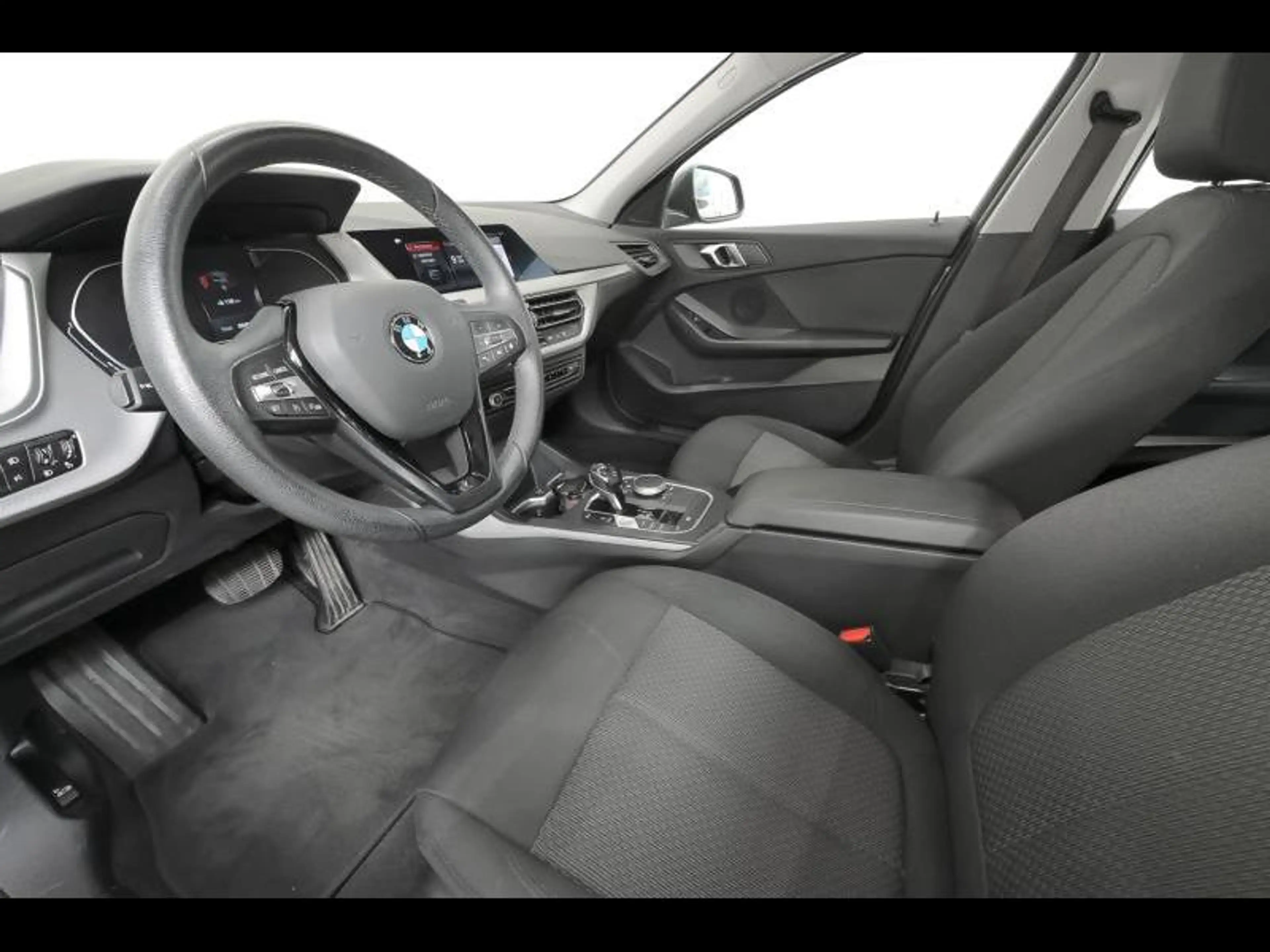 BMW 118 i — photo 6