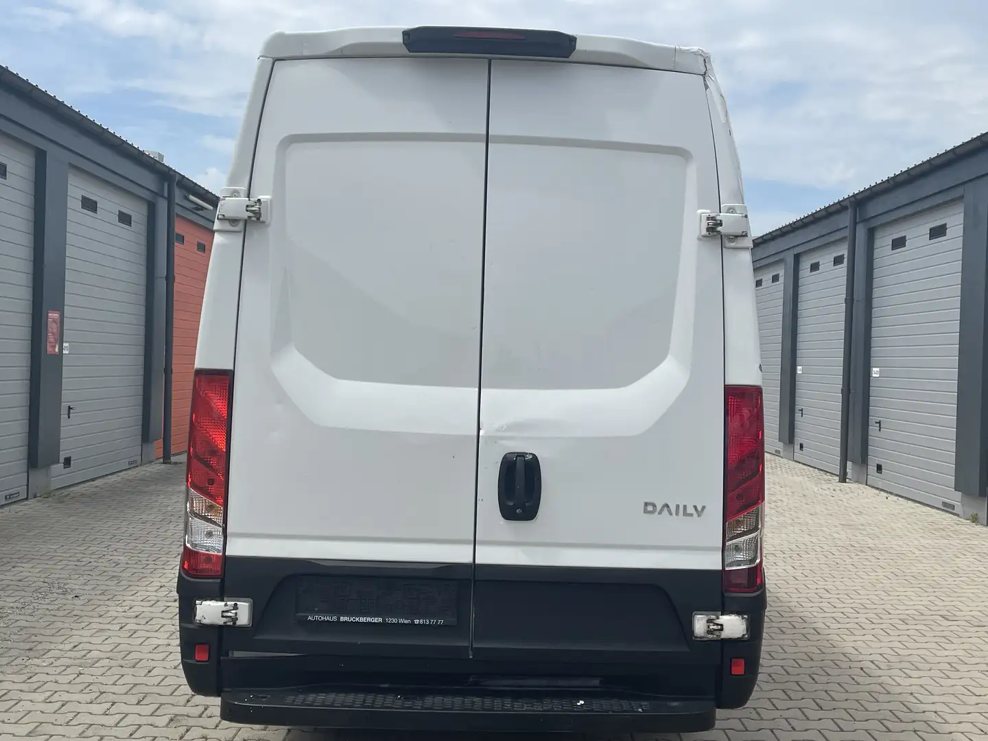 Iveco Daily HKa 35 S ... V Radstand 3520 L Bílá - 2