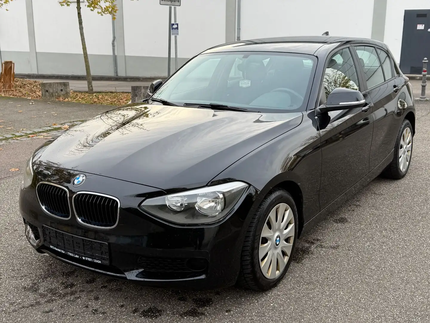 BMW 116 i 5-trg. TÜV NEU/KLIMA/SHZ/PARKTRONIC/ Schwarz - 1