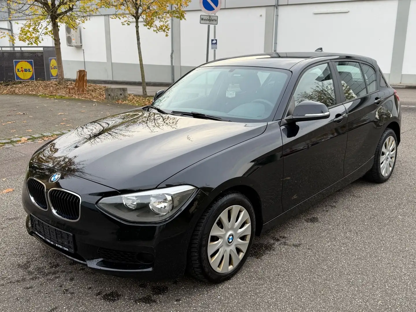 BMW 116 i 5-trg. TÜV NEU/KLIMA/SHZ/PARKTRONIC/ Schwarz - 2