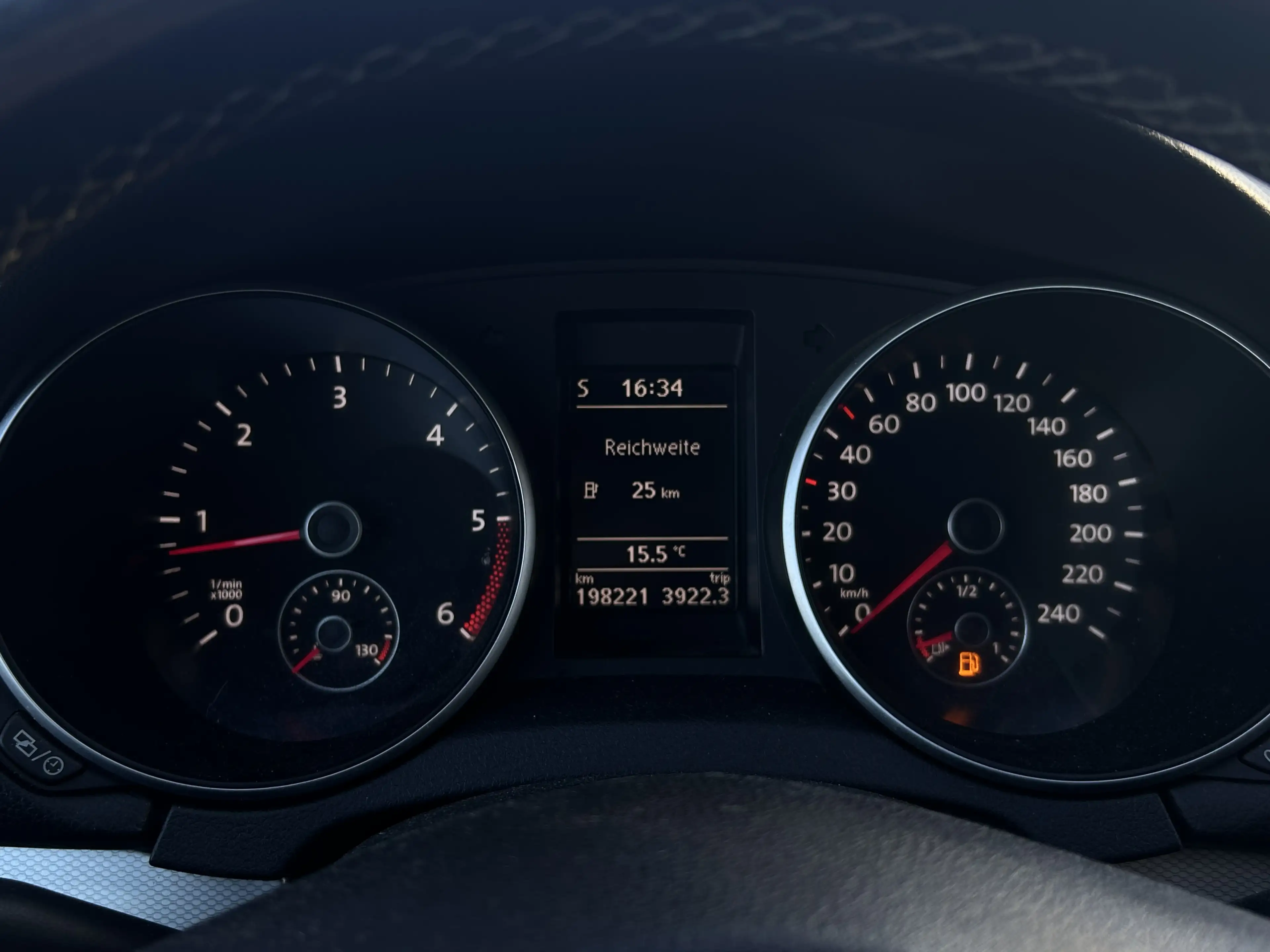 Volkswagen Golf Cabriolet Life Xenon PDC SHZ Navigation 8 fach Bereifung — photo 15