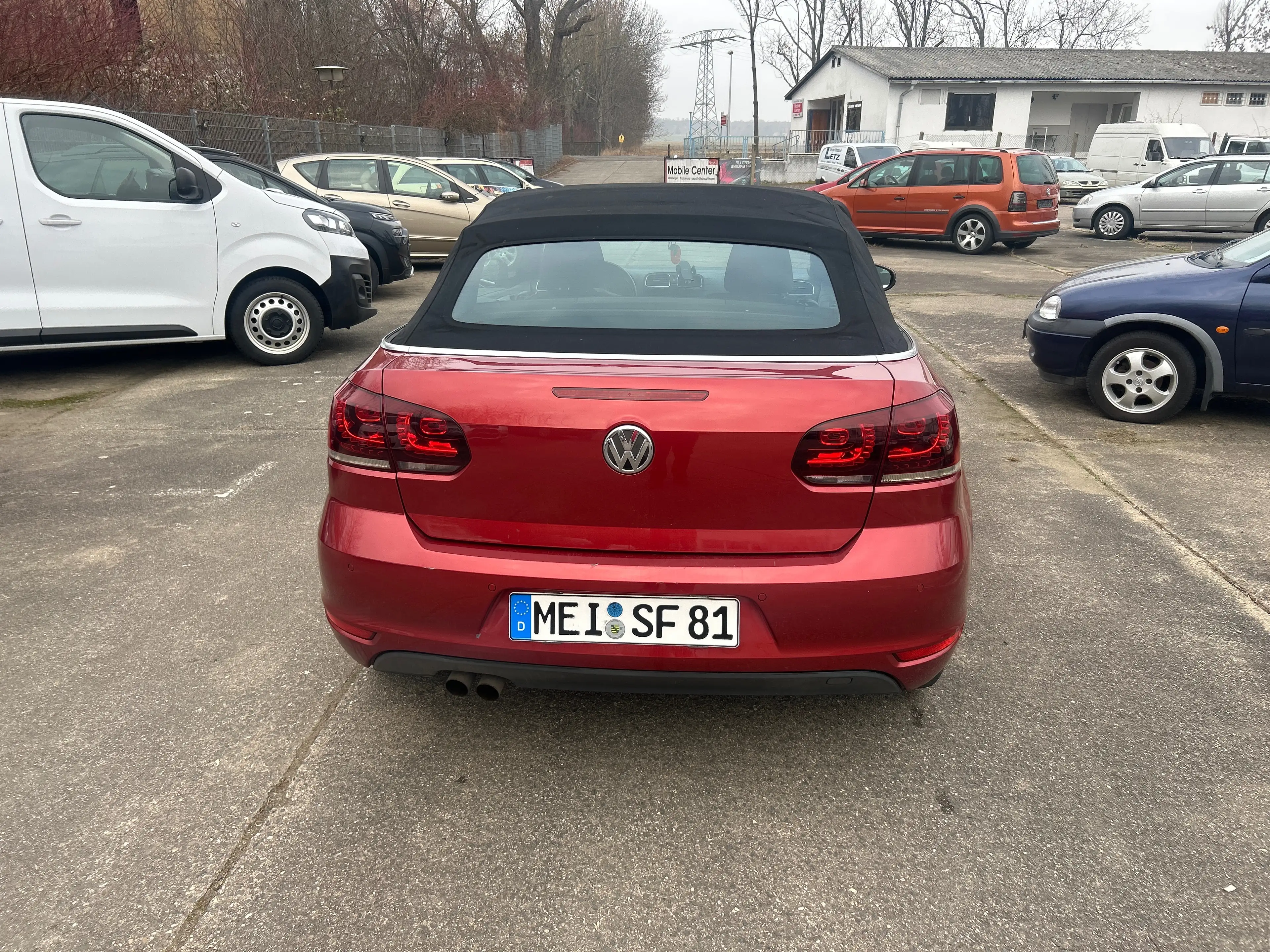 Volkswagen Golf Cabriolet Life Xenon PDC SHZ Navigation 8 fach Bereifung — photo 5